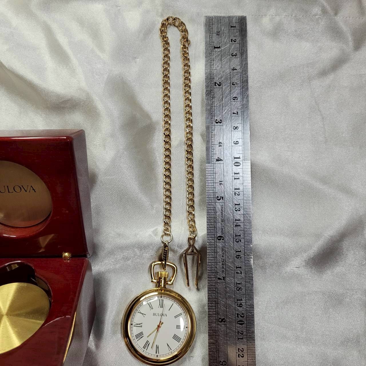 Bulova Ashton Gold-Tone Pocket Watch B2662 Quartz High-Gloss Mahogany Wood Box