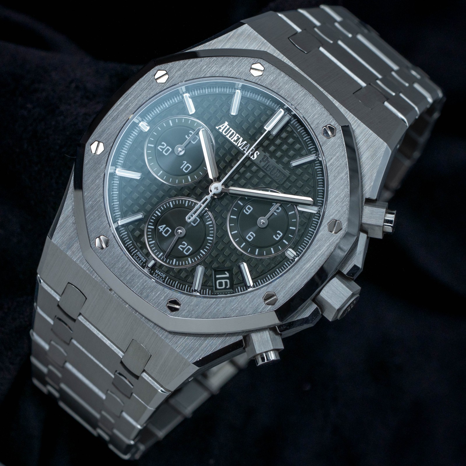 Audemars Piguet Royal Oak Chronograph 41mm Green Mint Condition Full Set 26240ST