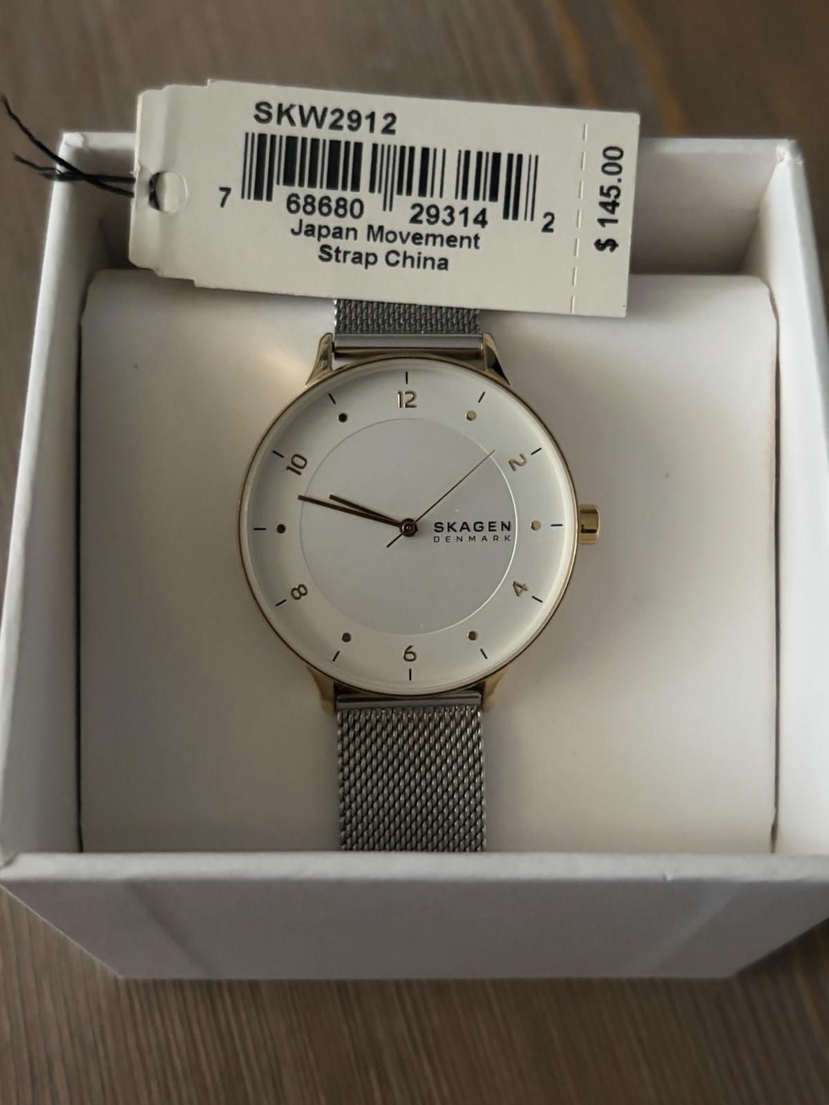 Skagen SKW2912 Women’s Quartz Analog White Dial Gold Case Silver Mesh Band Box