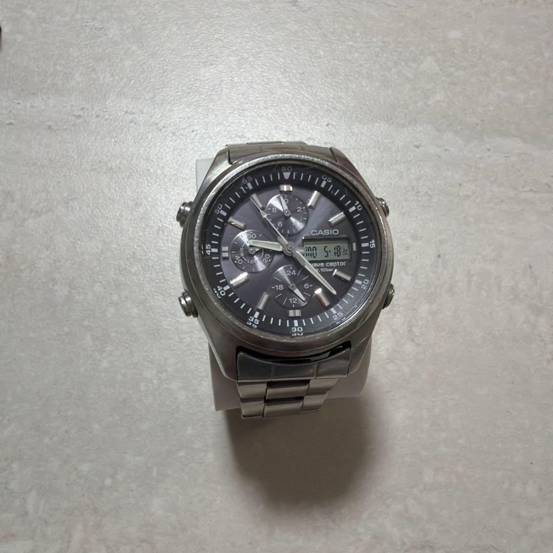 Working CASIO radio-controlled solar watch “Wave Ceptor WVQ-500DJ”