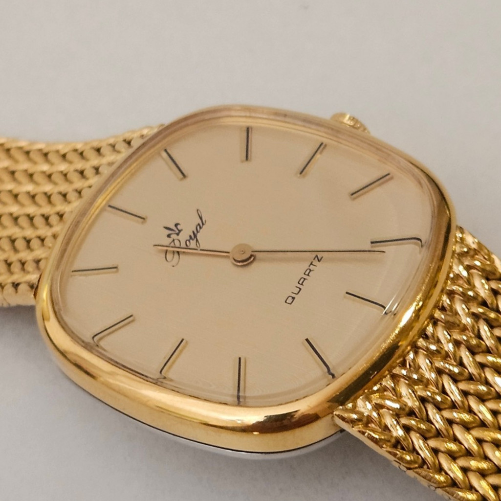 Vintage Men’s Watch “ROYAL” Swiss Dress Ultraslim Integrated Gold Tone NOS 1979