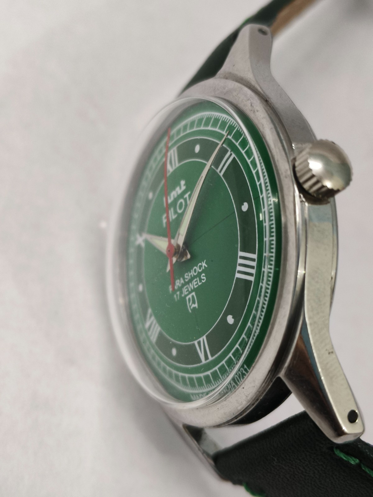 Vintage HMT Pilot Green 17 Jewels Mechanical Hand Winding Men’s Wrist Watch