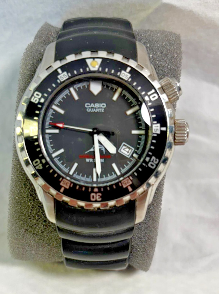 Vintage Casio MDV-102 Duro Marlin Super Illuminator 200M Diver Watch 3304