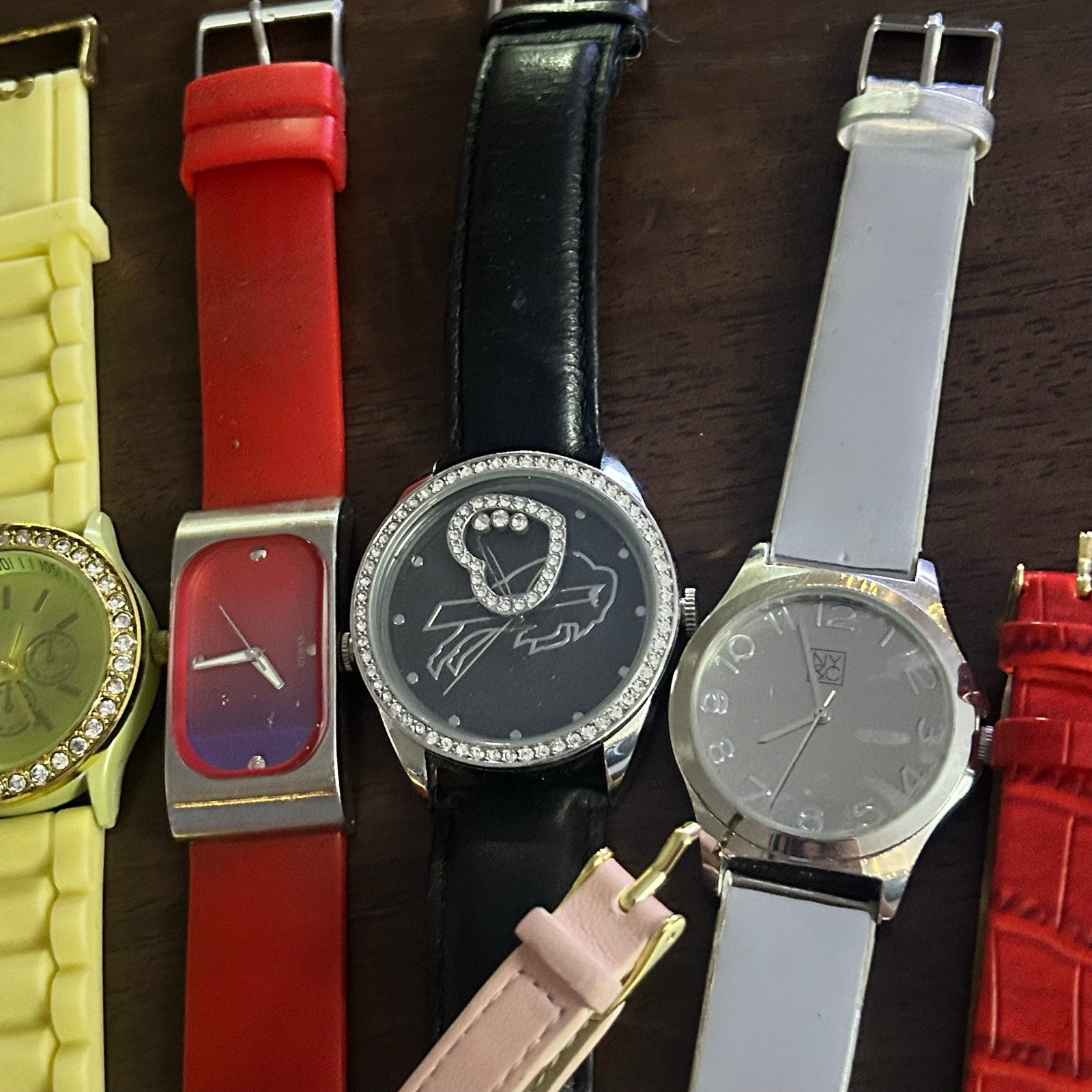 Assorted Watches Used Not Working For Parts Or Pieces lot 1
