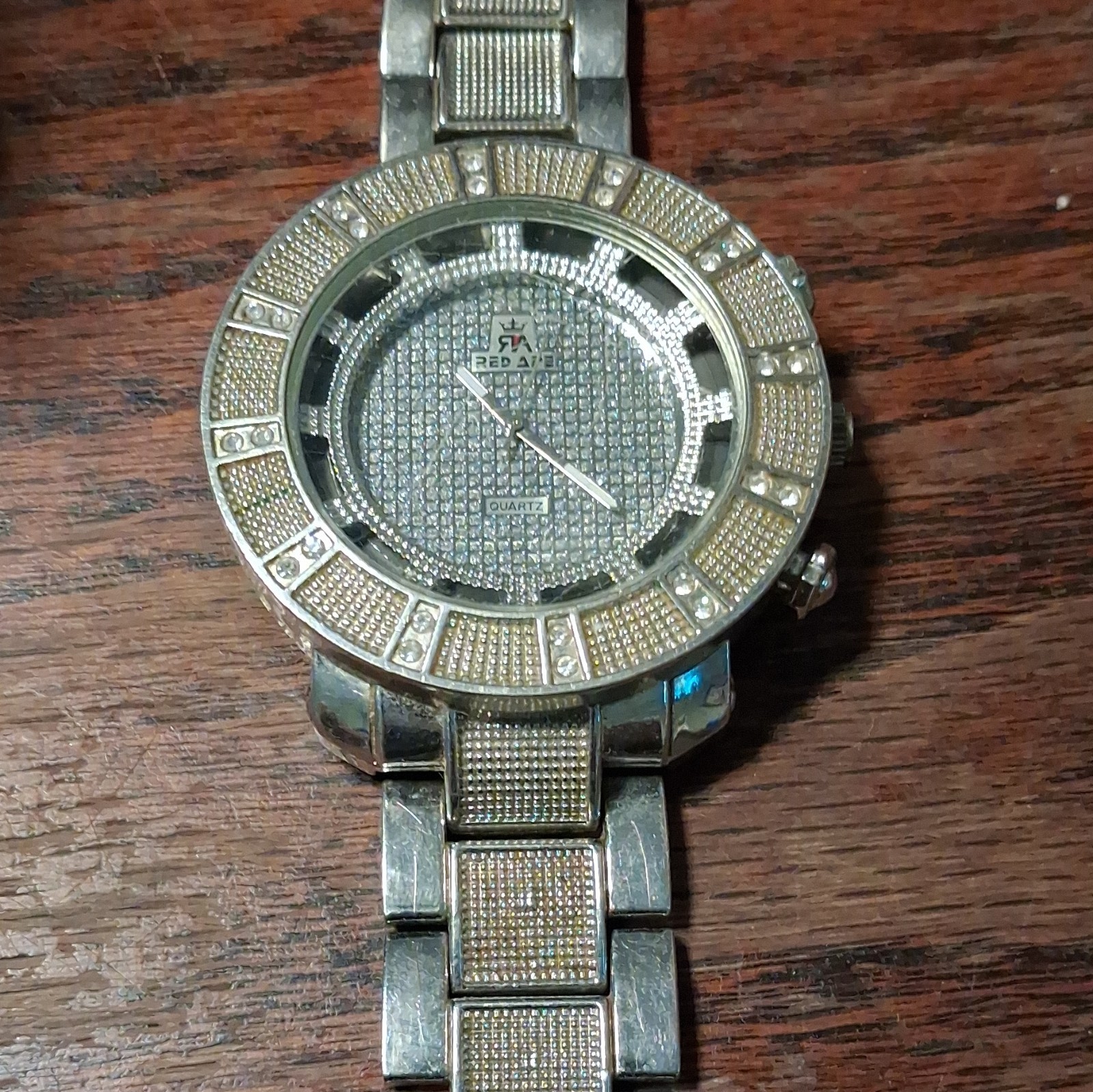 Red Ape 5050B Quartz Men’s Dress Watch 40mm Silver Steel Bracelet Gold Bezel