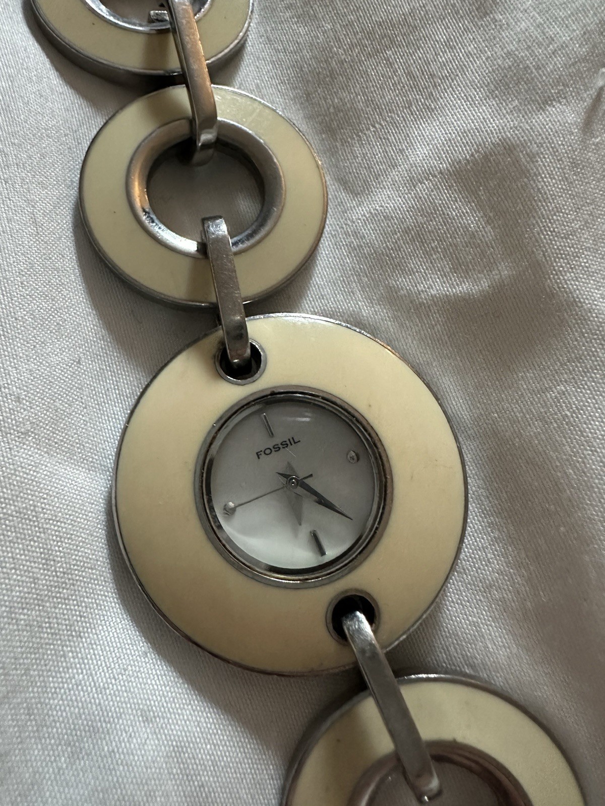 Fossil Women’s Quartz Analog Round Dial Bracelet Watch Silver/Beige