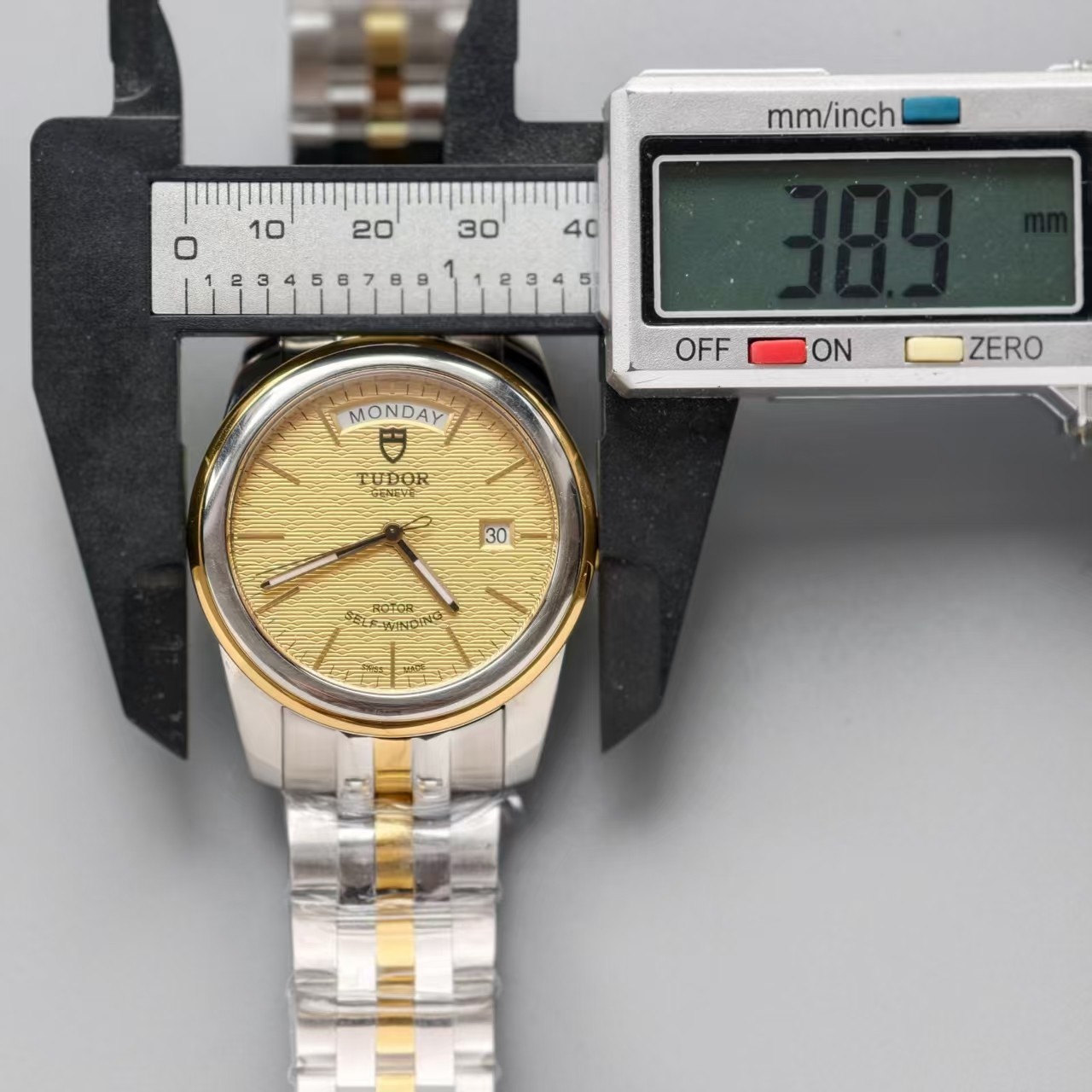 Tudor Gilding Linen Dial Glamour M56003-0003 Men’s Watch Automatic 39mm Date