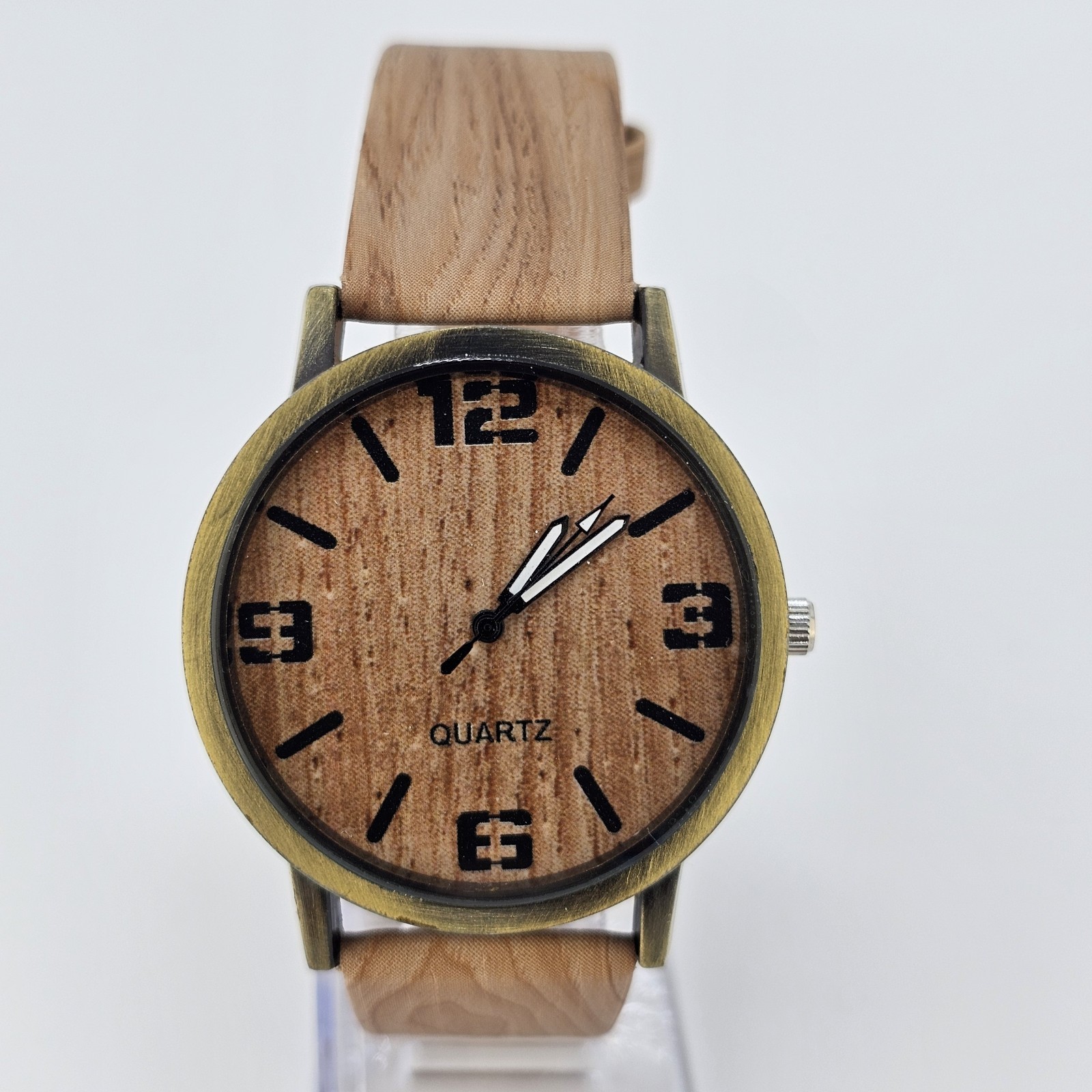 Men’s Watch 40MM Light Brown Dial Light Brown Faux Leather Bands New Battery