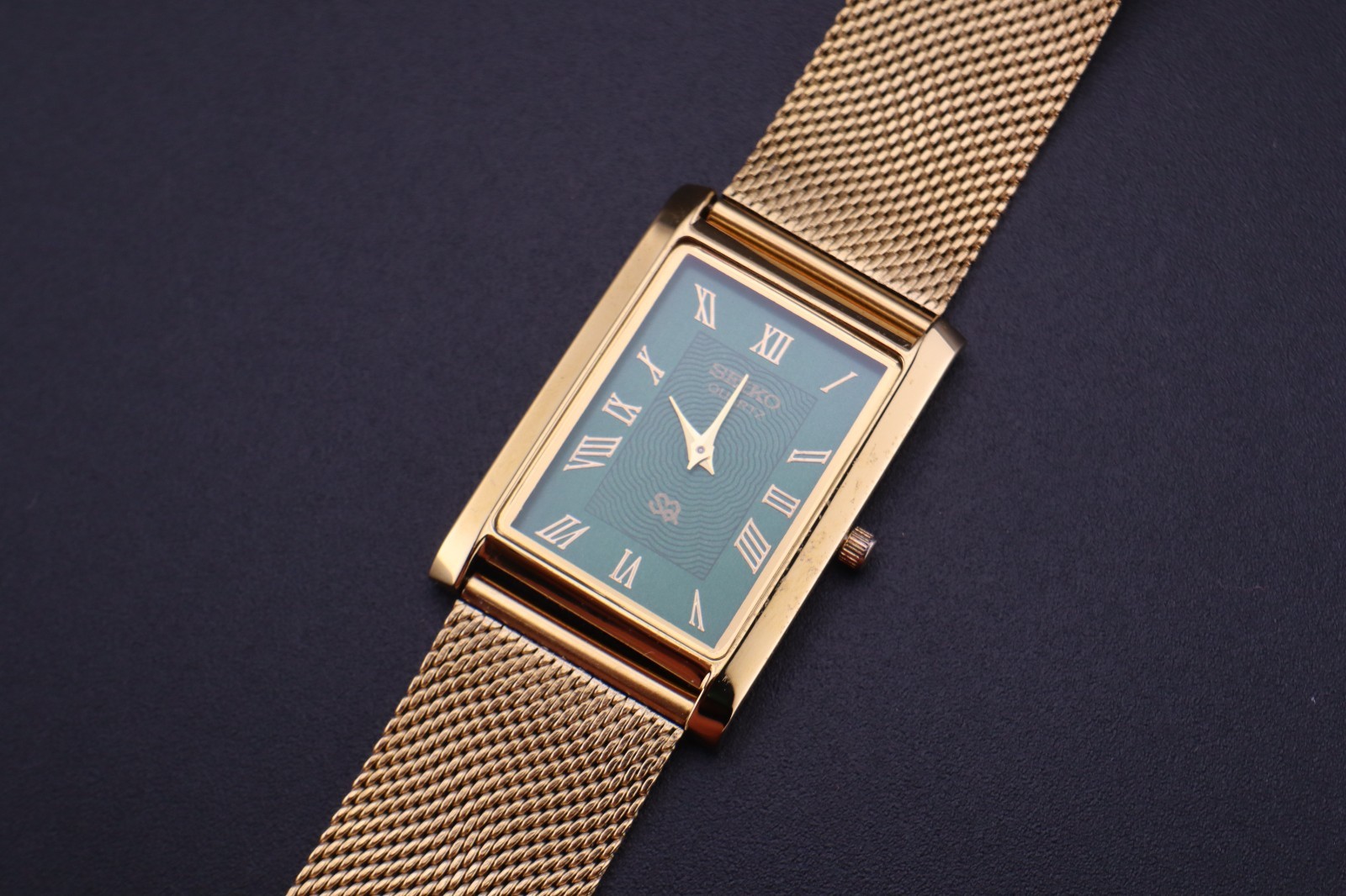 Vintage Seiko Slim Gold Green Dial Quartz Men’s Wrist Watch