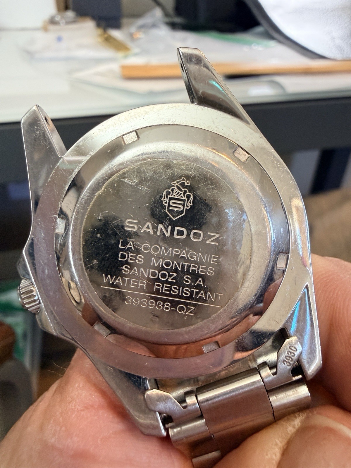 Sandoz Swiss ETA Quartz Diver 100M Sapphire Crystal Box Runs