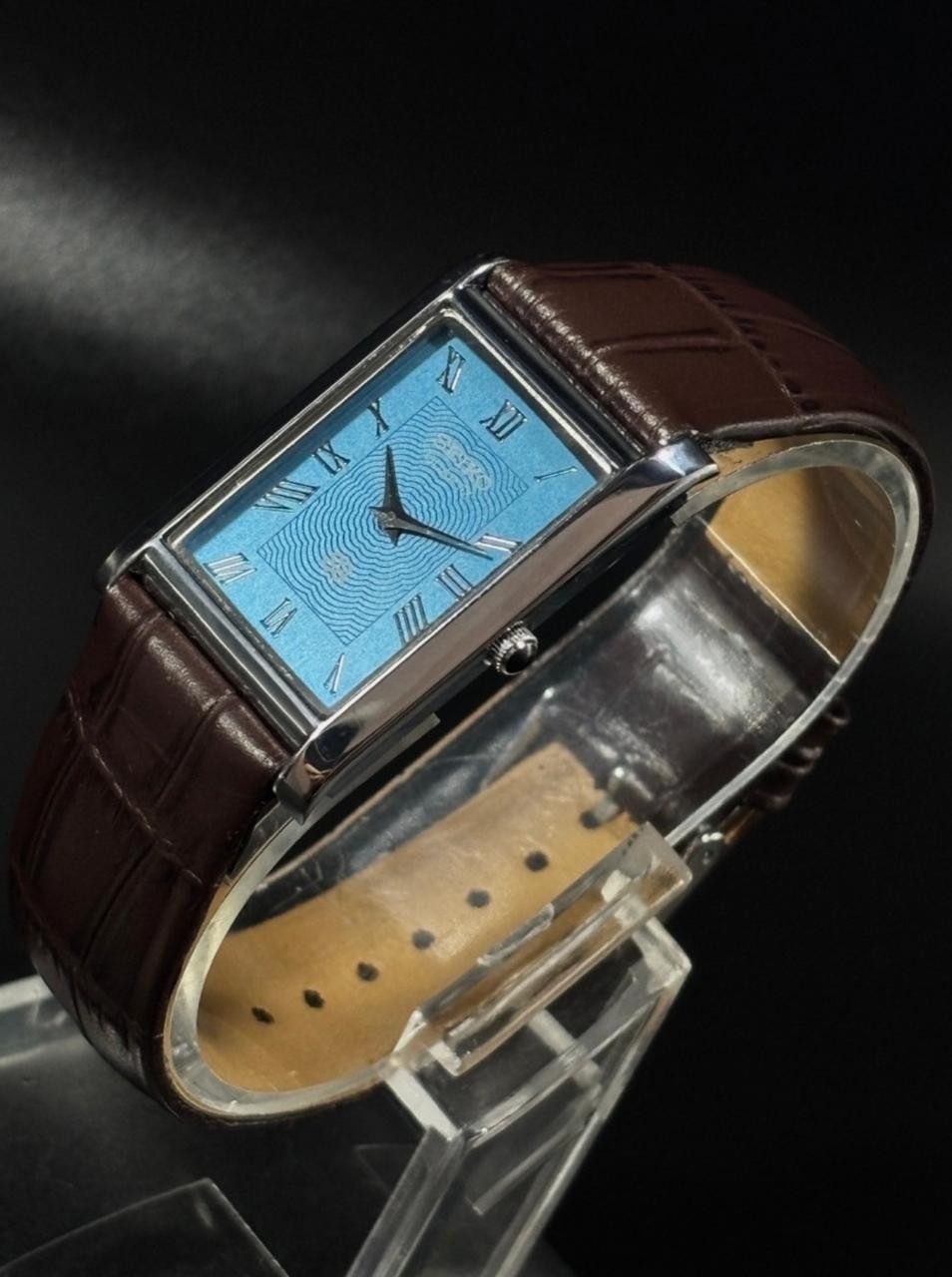 Vintage Seiko Slim Quartz Men’s Wristwatch With Free DDP Shipping