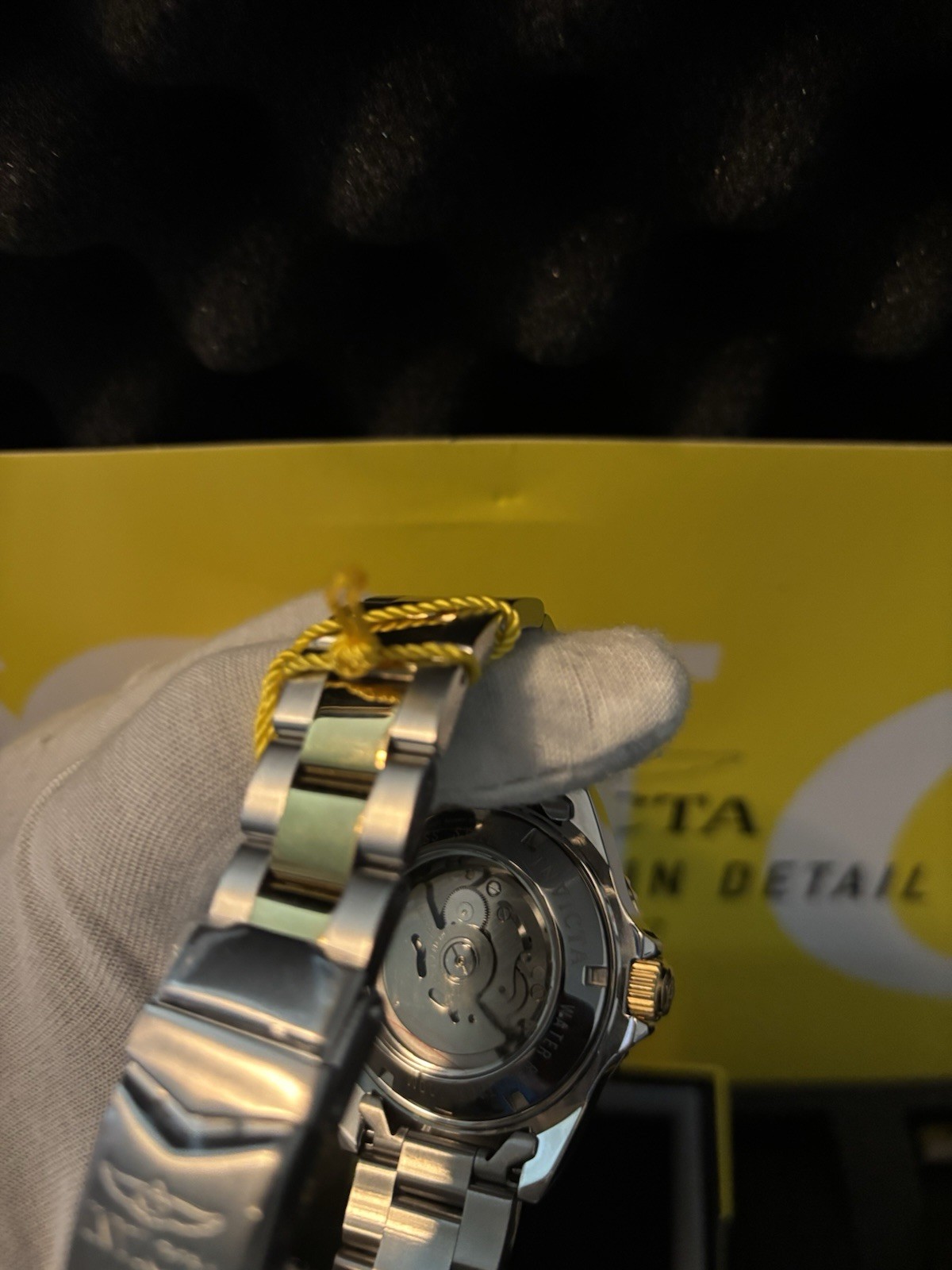 Invicta Pro Diver Men 40mm. Automatic Blue Dial Two-Tone Bracelet 200m w/ Box