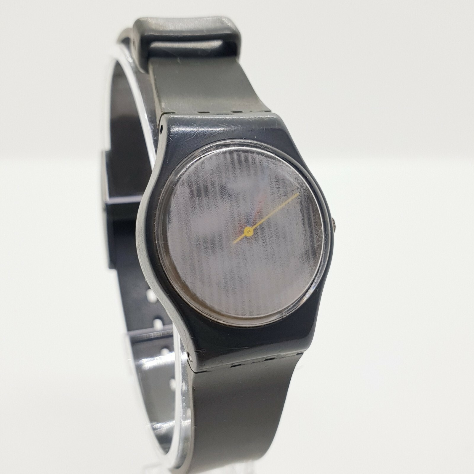 Vintage Red Yellow Blue Black and White Swatch Lady Watch for Women and Girls