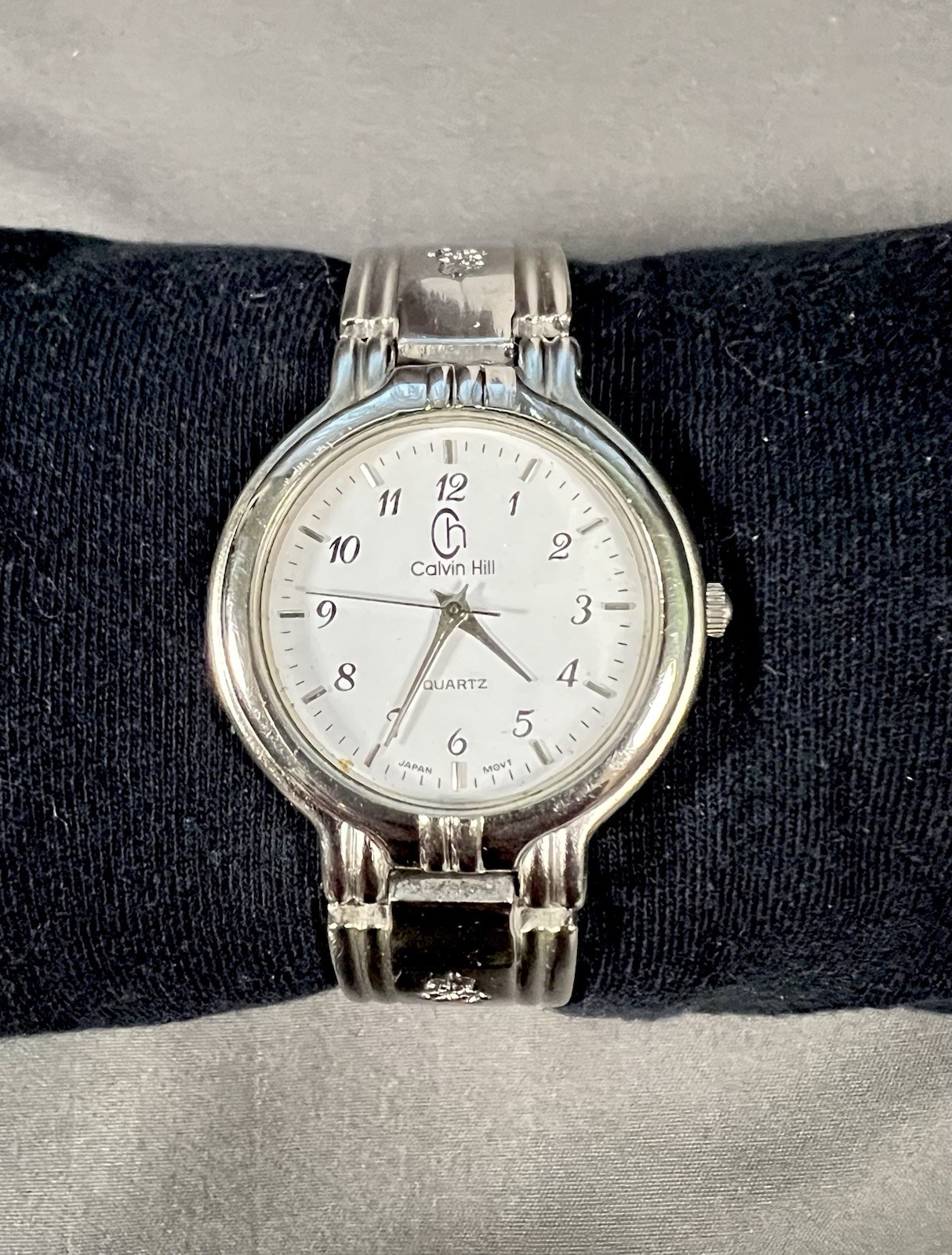 Calvin Hill Silver Tone Quartz Watch 30mm Case 7.75″ Bracelet New Battery Works!