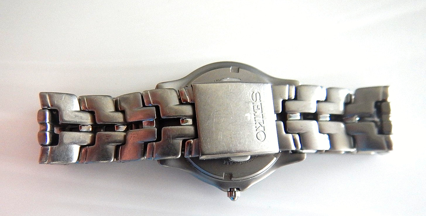 Seiko Titanium Watch Men 36mm Black Dial Date Round 7N32-0069 VTG