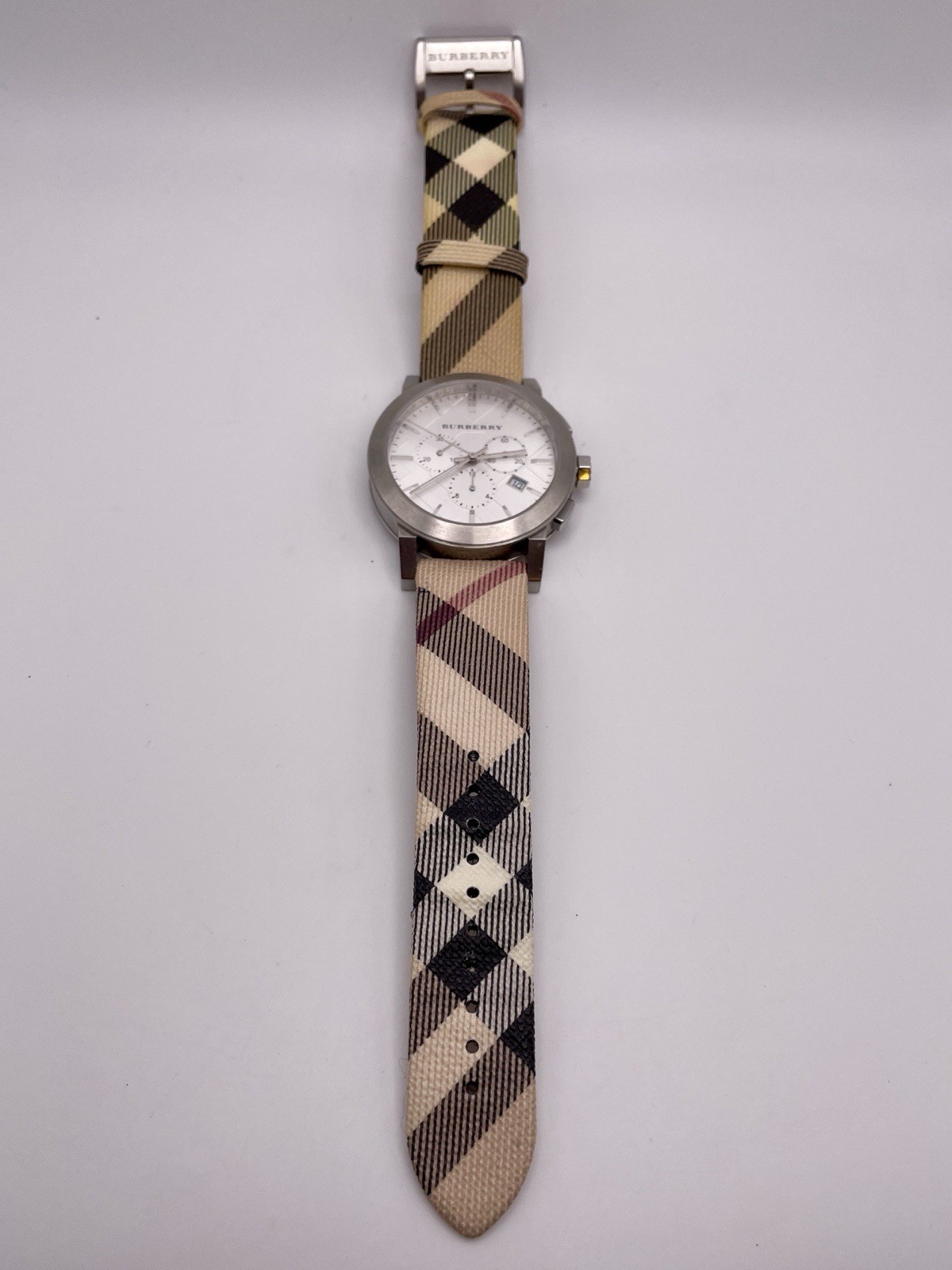 Burberry The City Nova White Swiss Unisex Watch WR 50M BU9357 New Battery