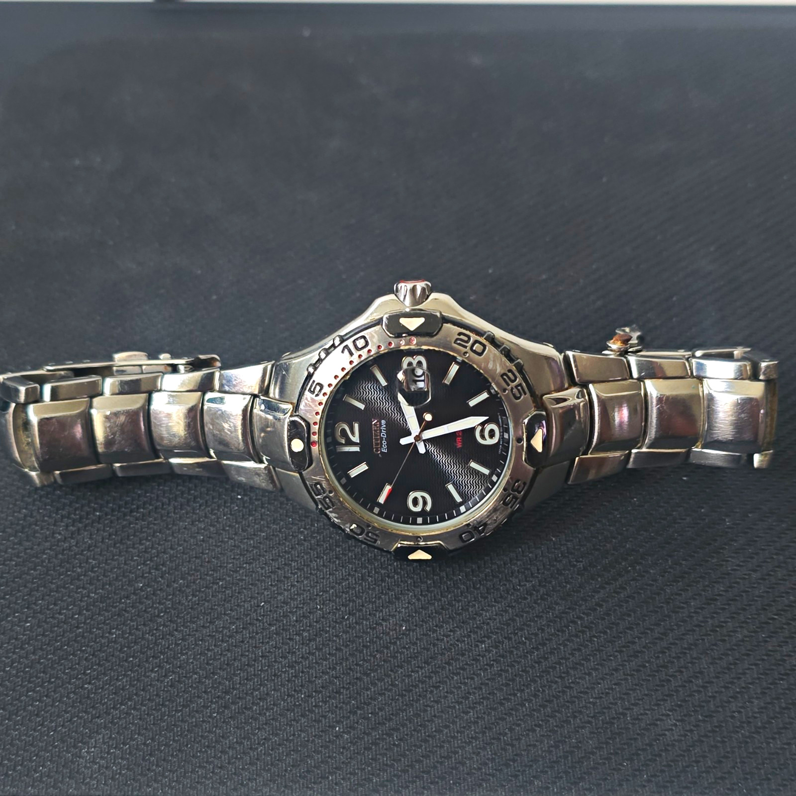 Citizen Eco-Drive WR200 Quartz Date Black Dial SS Bracelet 100m Diver Bezel