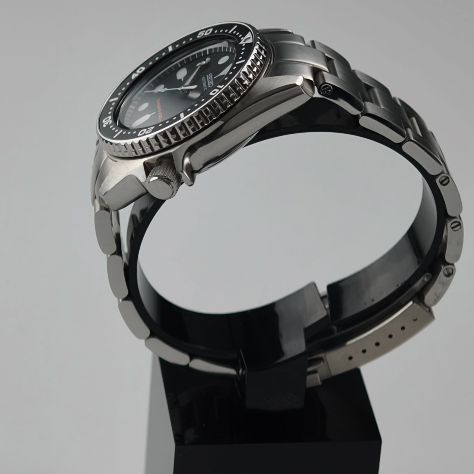 Seiko SKX013 7S26-0030 Midsize Automatic Diver Watch – High-End MiLTAT Strap