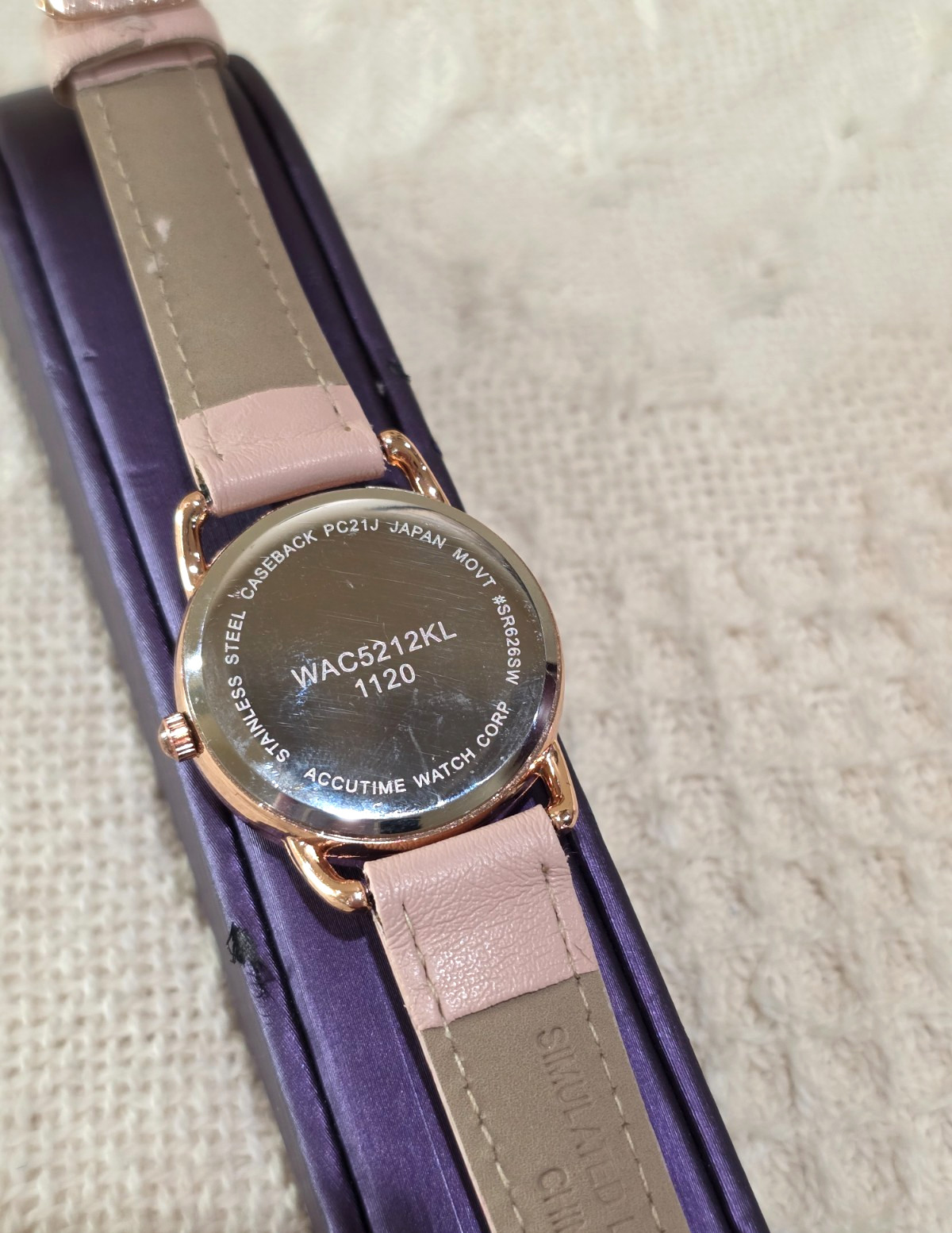 Rose Gold Bezel MOP Face Crystal Hour Marks Easy to Read Women’s Watch Runs Well