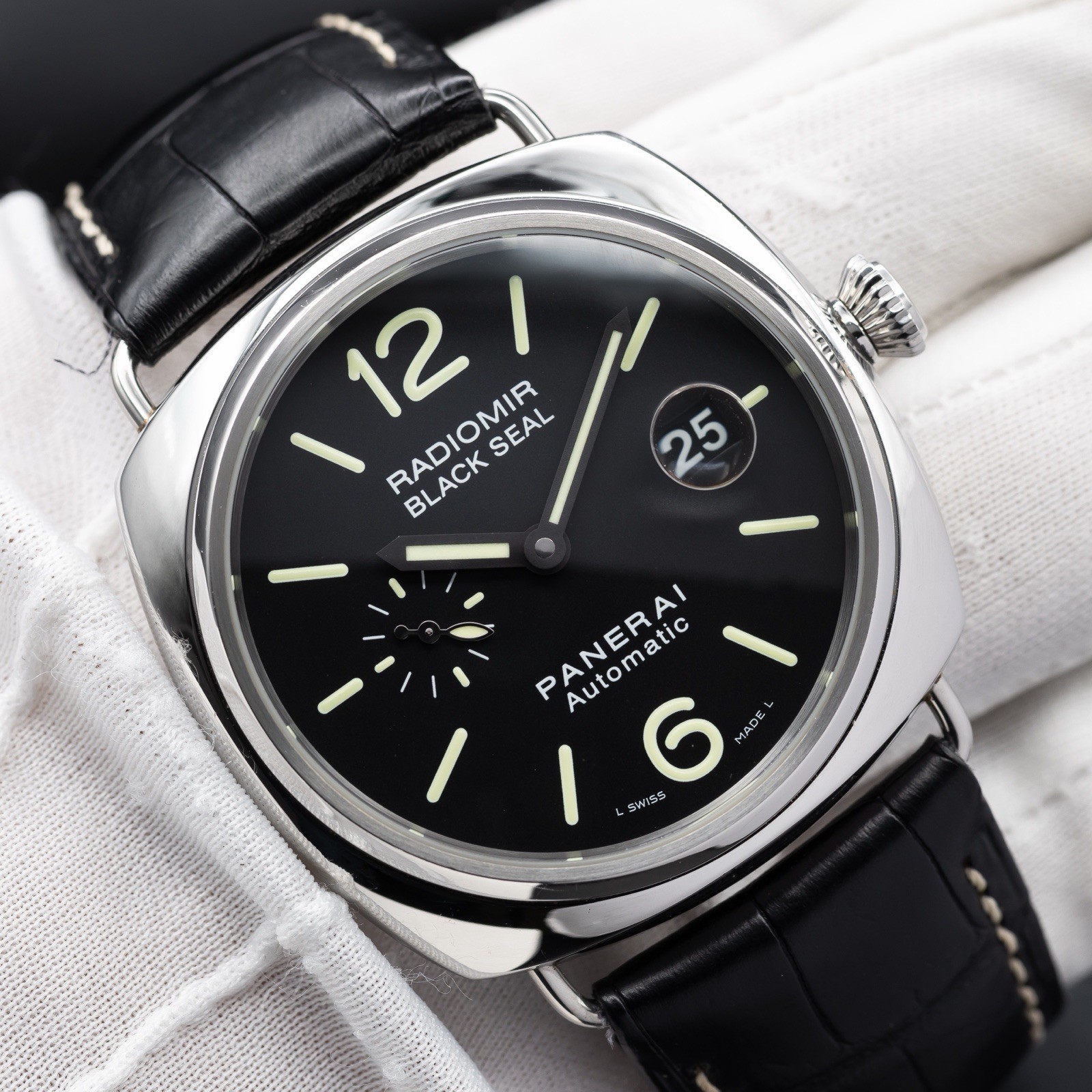 Panerai Radiomir Black Seal – PAM00380 45mm 2017 Triple Box Complete Set