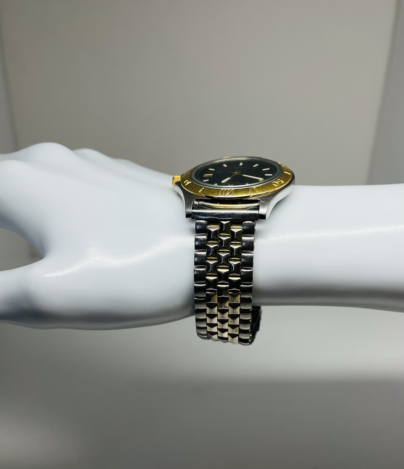 1980s Vintage Citizen WR100 Quartz Watch 38mm Stainless Steel Day Date