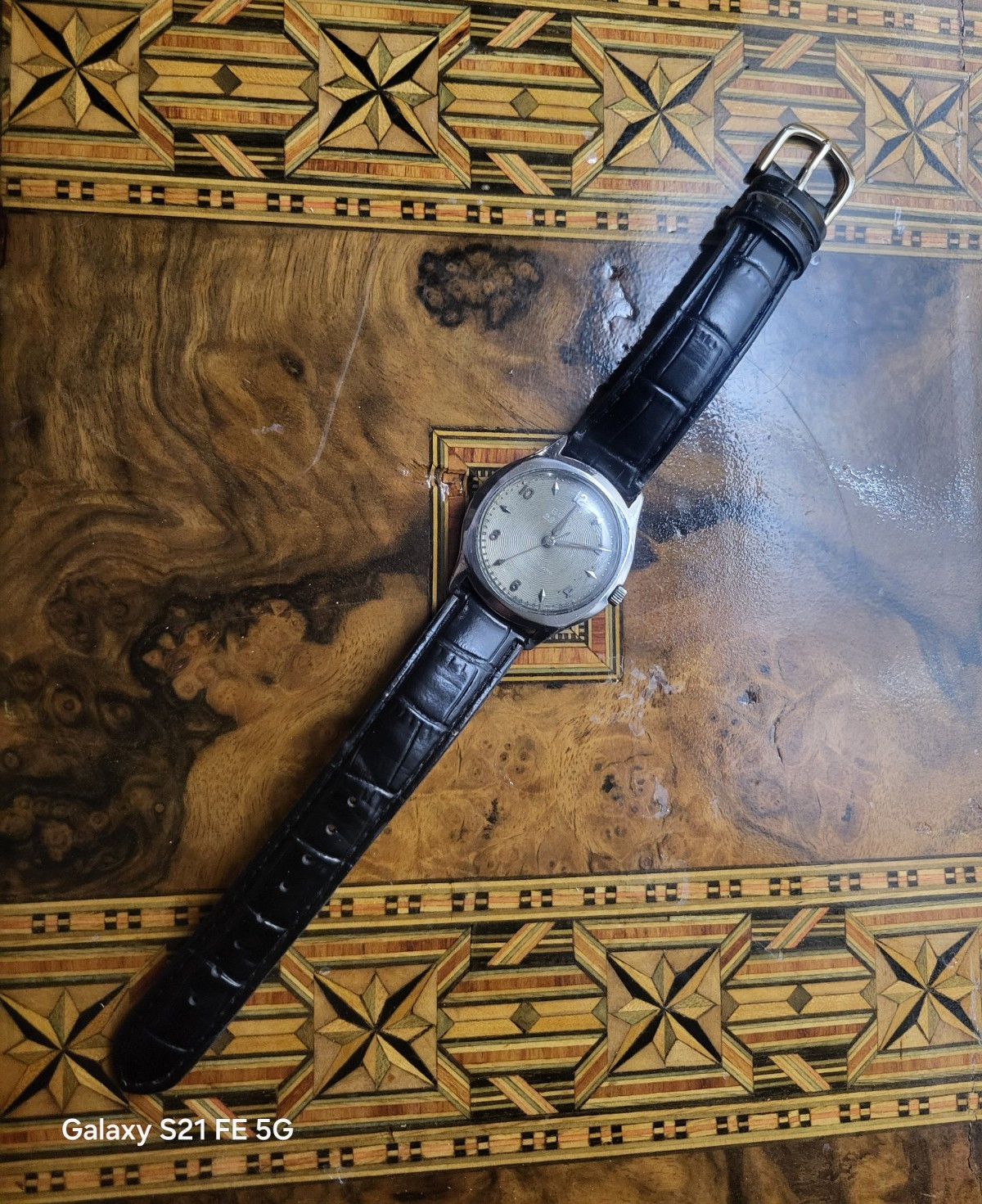 Bulova 23 Jewel Self Winding Vintage Men’s Watch Silver Dial Black Leather