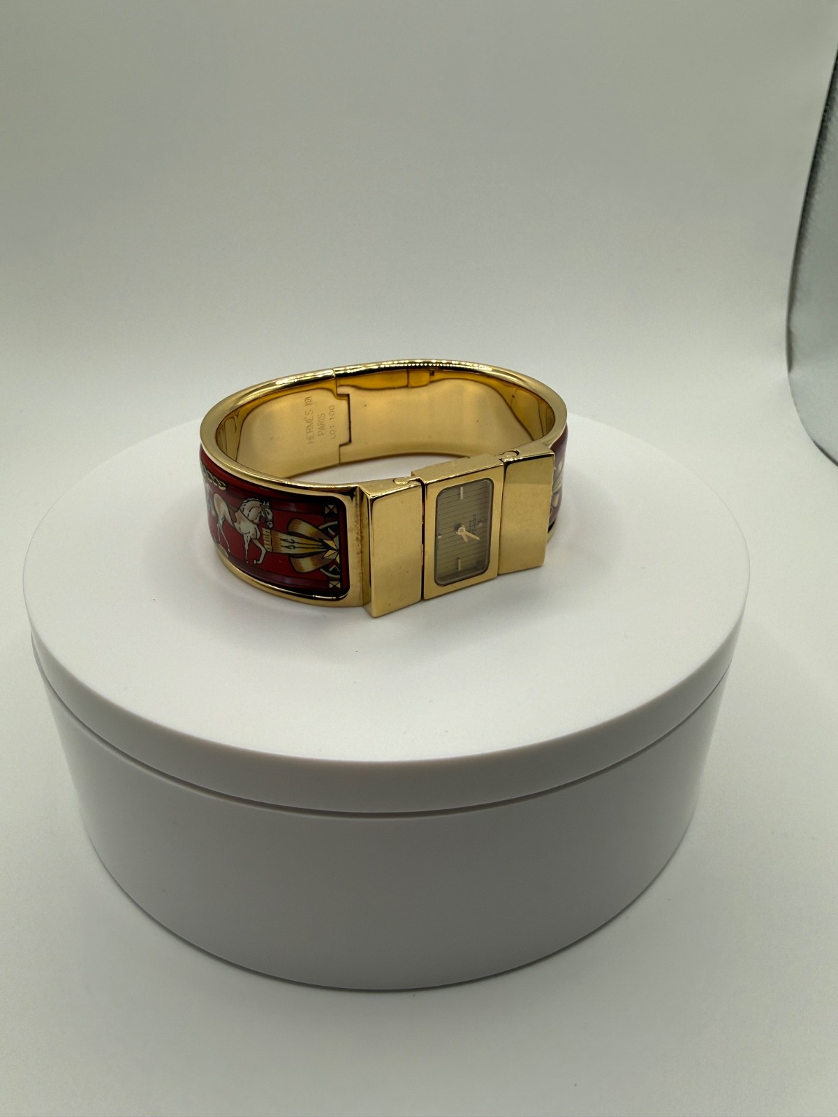 Hermès Loquet Enamel Bangle Watch Red Horse Gold Plated Swiss Quartz Working