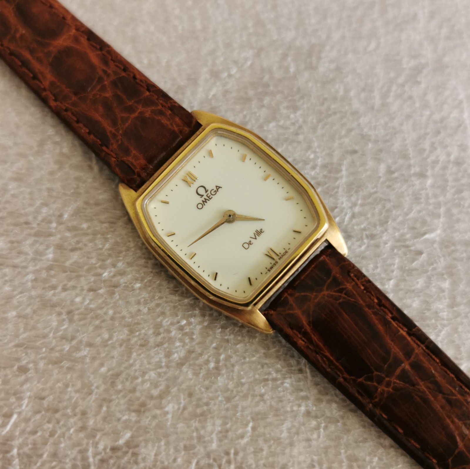 Vintage Omega De Ville NOS Lady cal. 1367 – not working for parts