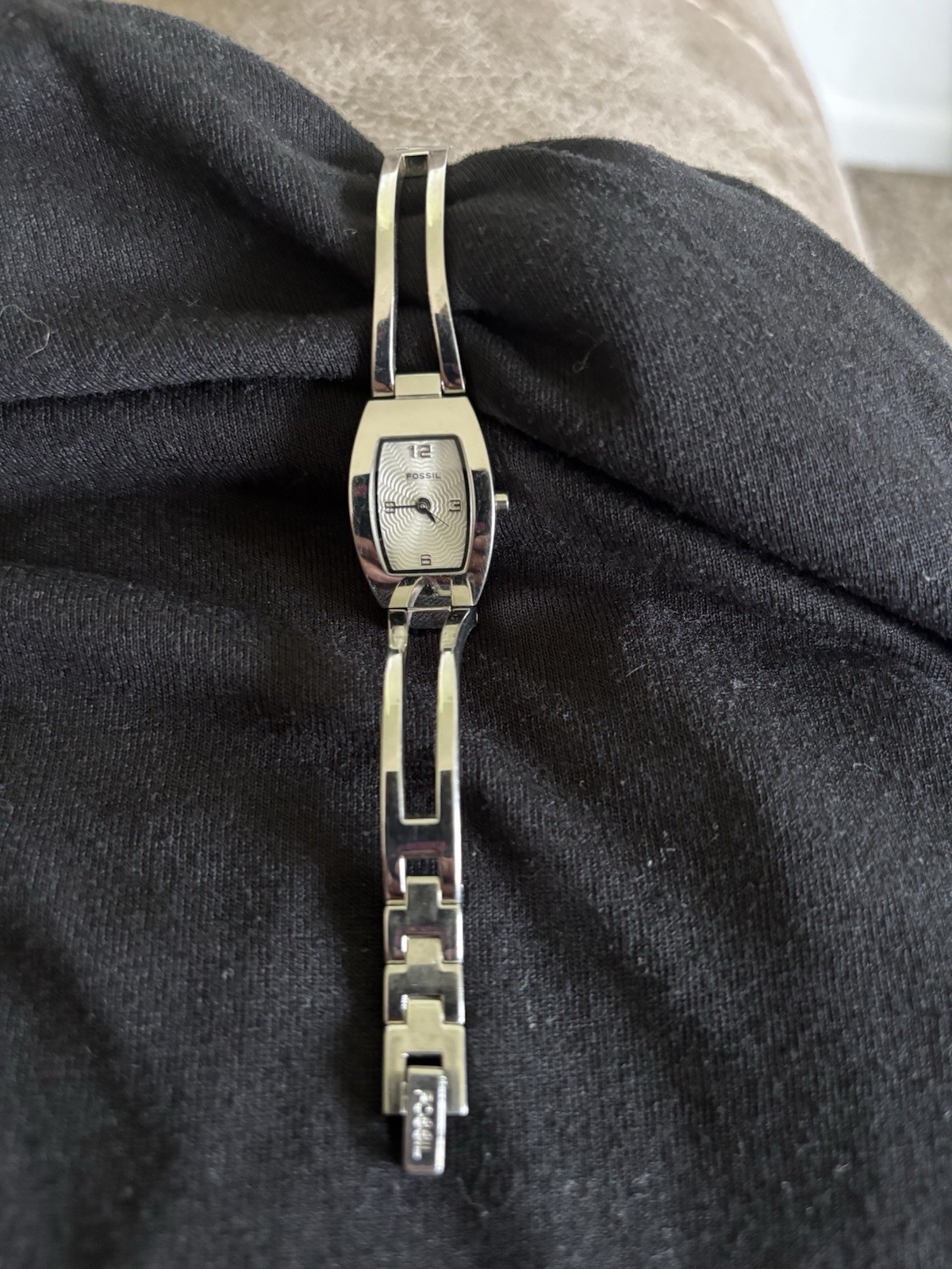 Fossil F2 Women’s Silver Stainless Steel Bracelet Quartz Analog 30m Watch