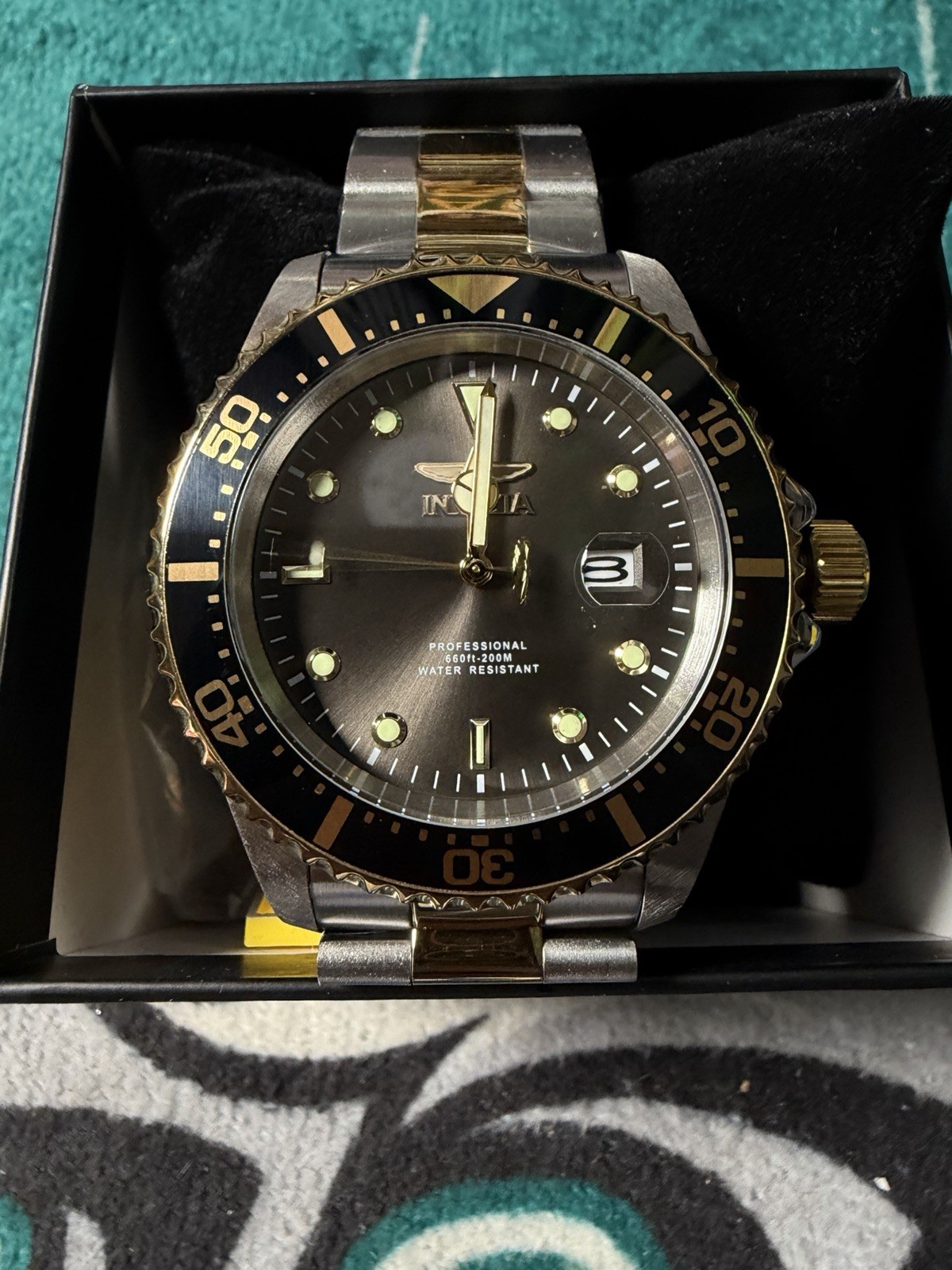 Invicta Pro Diver Men’s Swiss 2-Tone SS Bracelet Gray Black Dial Date! classic