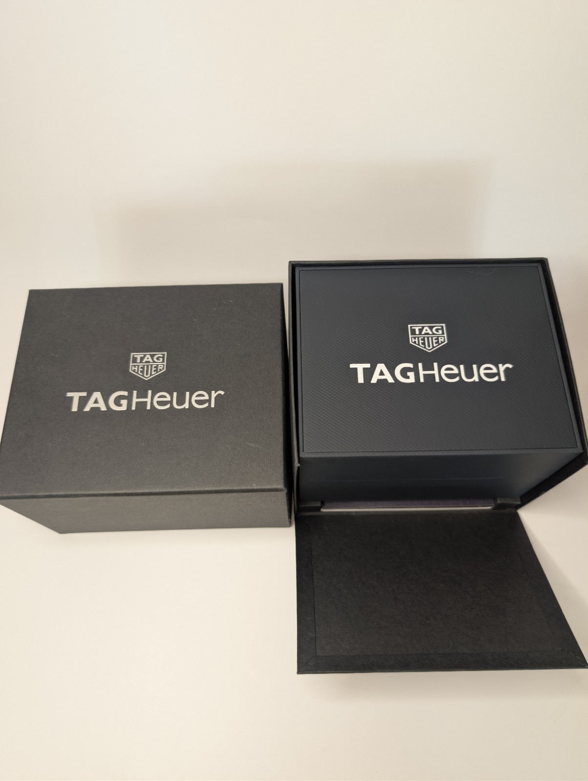 TAG Heuer Carrera Automatic black day-date bracelet Box Papers 15K gold accents