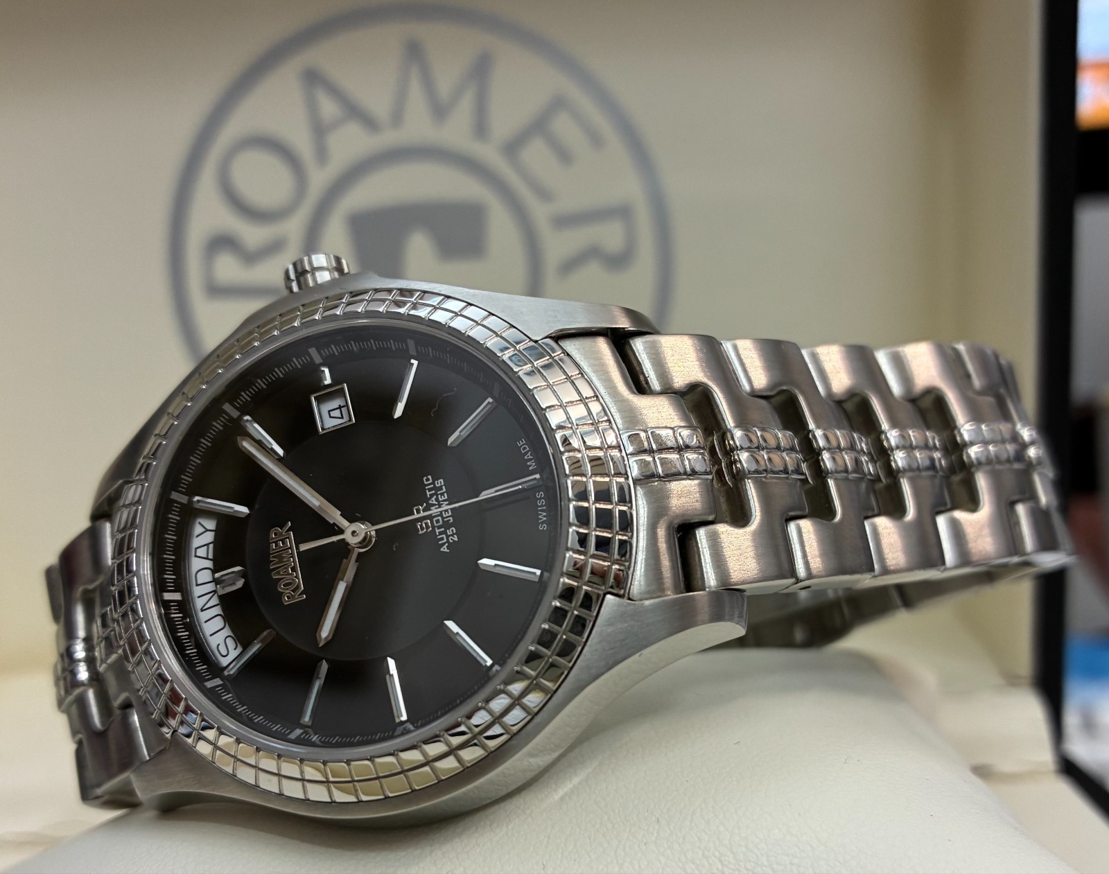 Roamer Automatic Mens Swiss Made Sapphire Date Analog Wrist Watch Ref. 202758