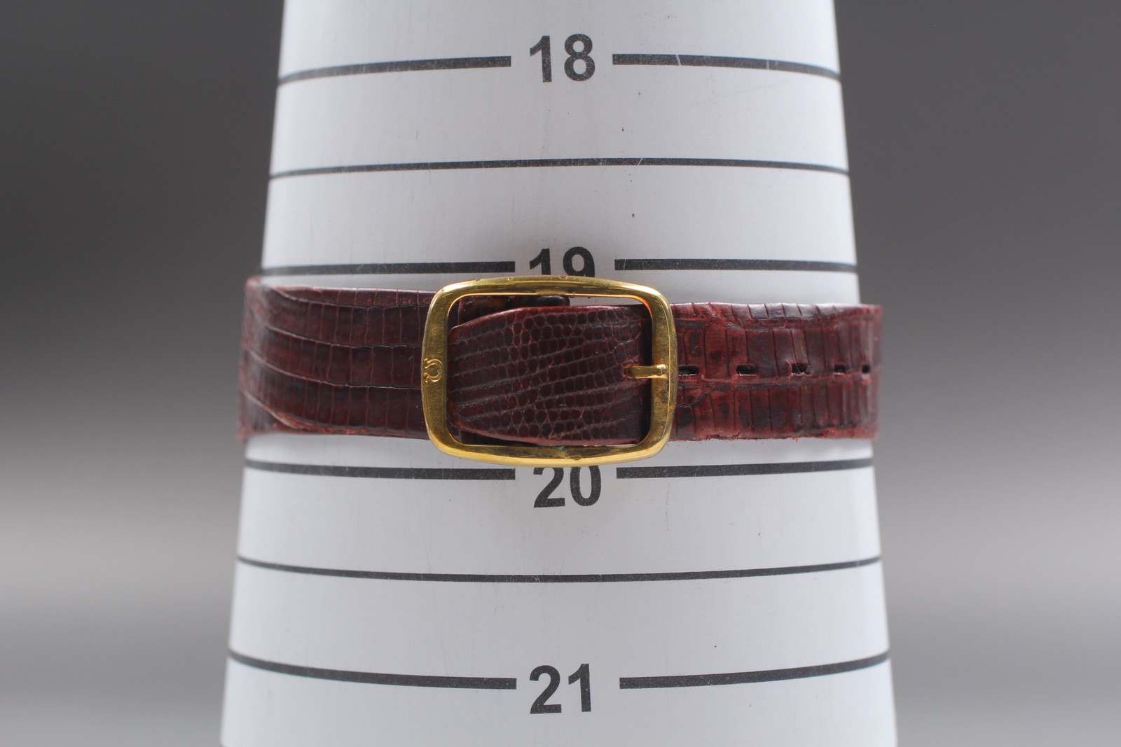 [ Near MINT ] Omega De Ville Cal.1365 Gold Square Quartz Men’s From JAPAN