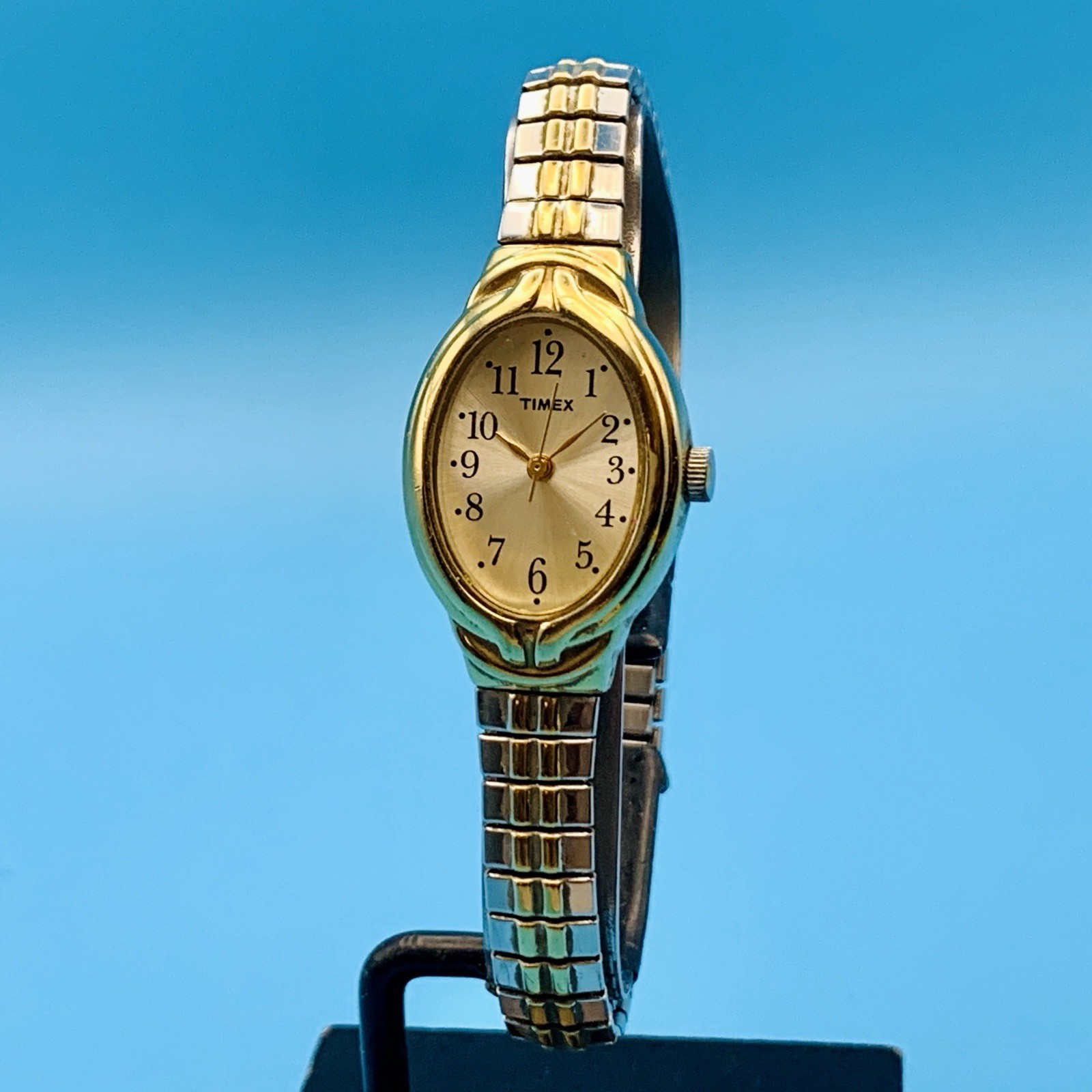 TIMEX CAVATINA Women’s 2017 Dress Quartz Wristwatch Stretch Band Works New Batt