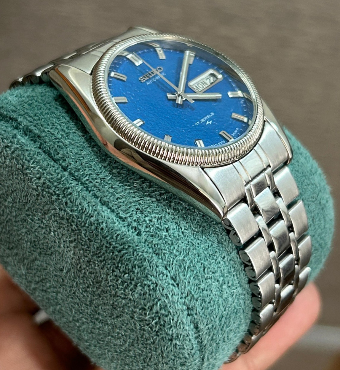 Seiko 5 Automatic Blue 💙 Red Dial Mens Watch Japan Made 6309