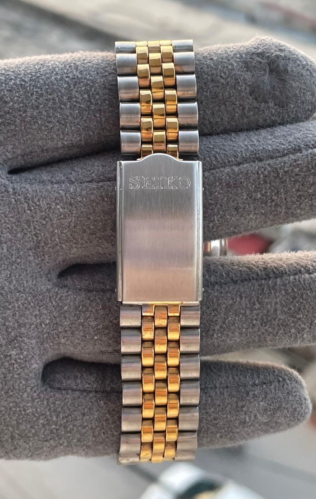 Fluted Bezel Seiko 5 Tow Tone 7009-3110 17 Jewels Wrist Watch Mens Japan
