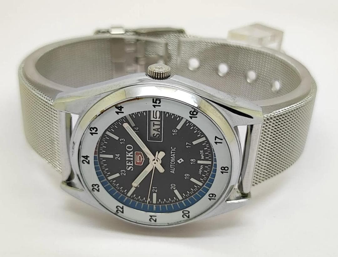 Seiko 5 Vintage Automatic Men’s Watch Silver Japan Made Free Ship 067299