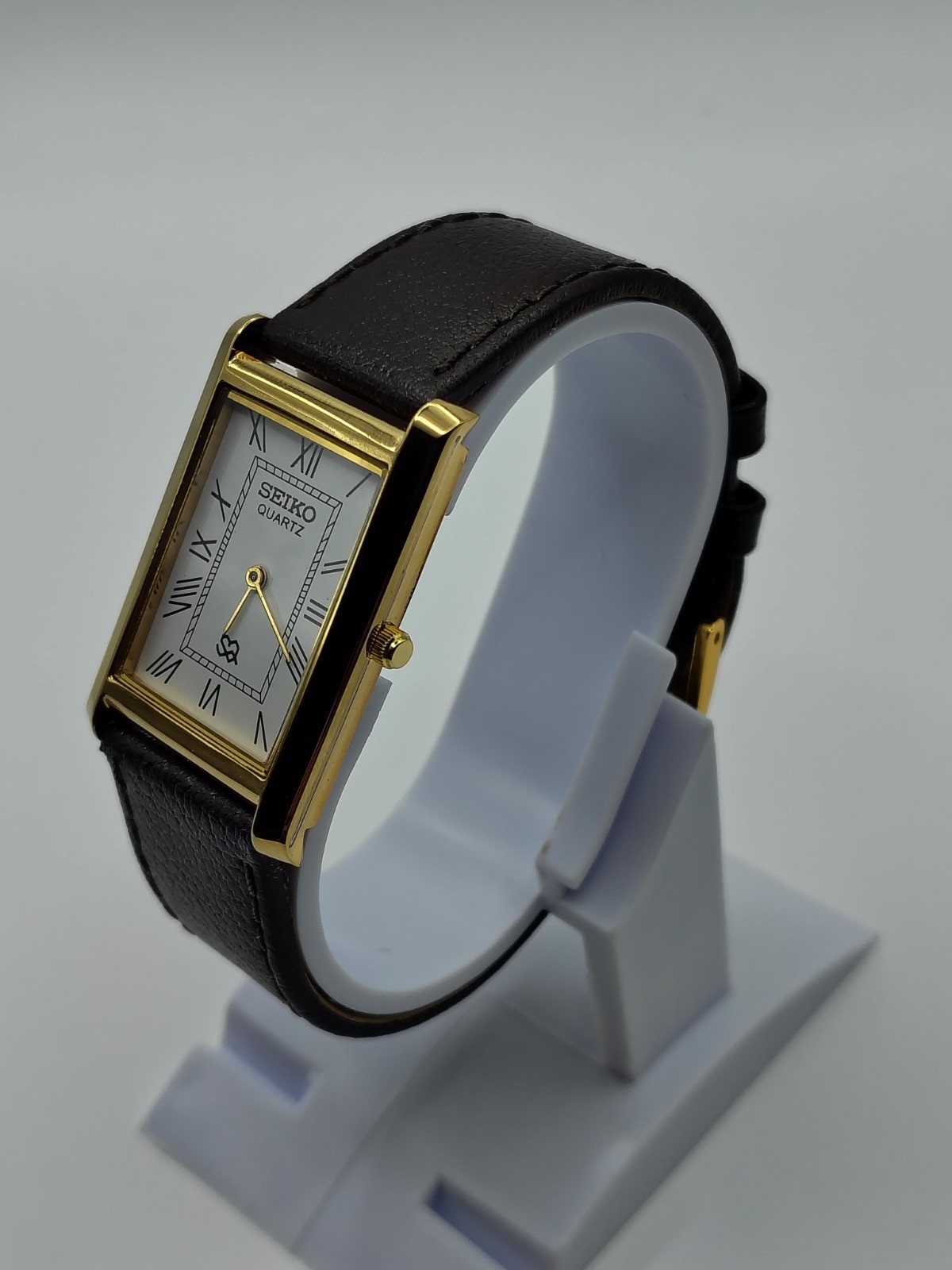 vintage seiko slim quartz men’s wrist watch White Dial Leather Strap