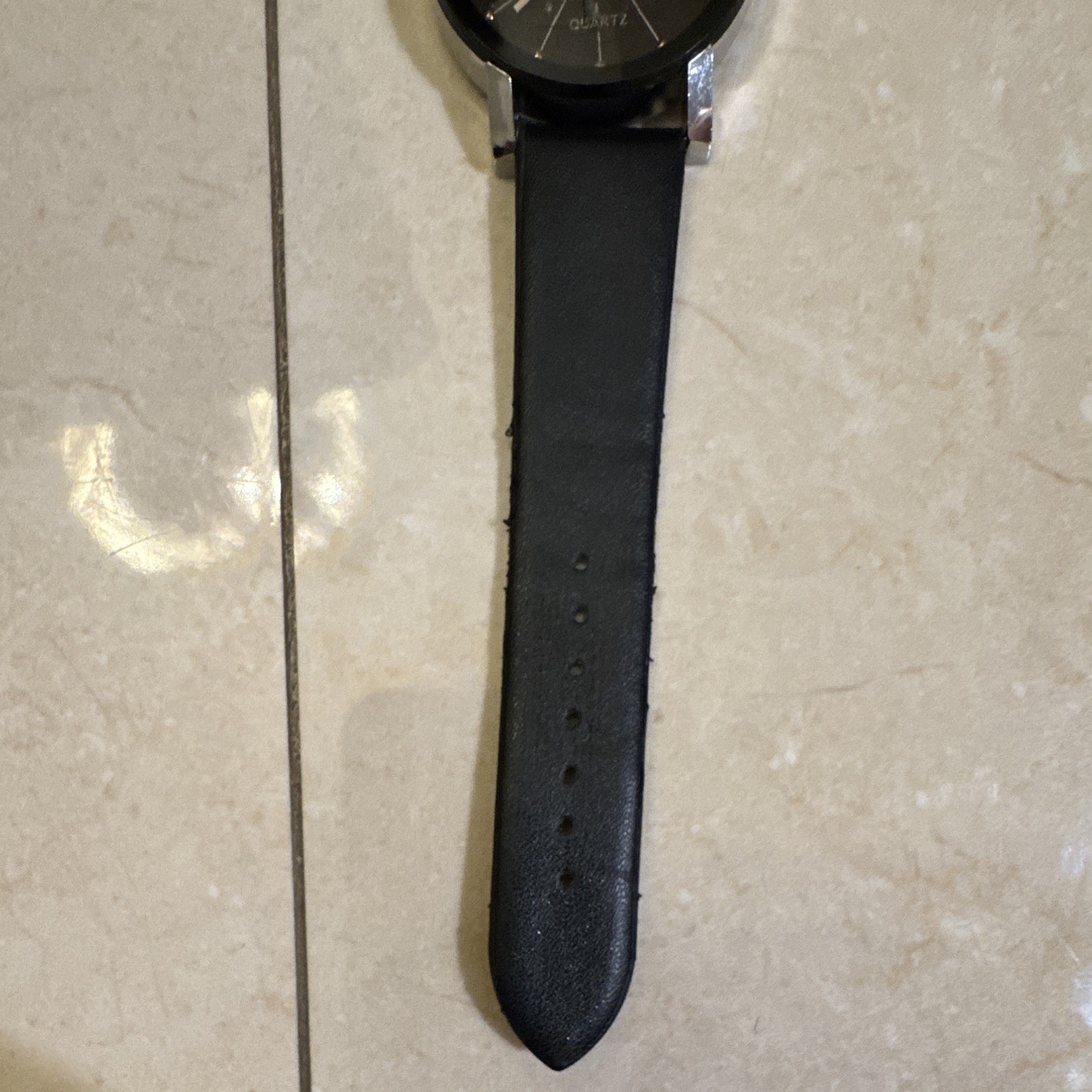 Black Tuna Quartz Analog Wristwatch Black Dial Stick Indexes Leather Strap