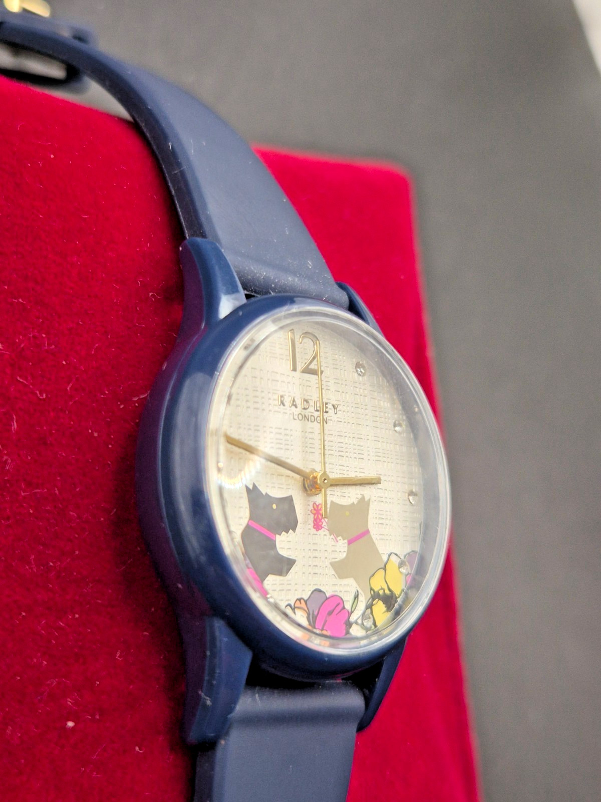 RADLEY LONDON Ladies Navy Blue Silicone/Rubber Strap Watch-VGC & Working