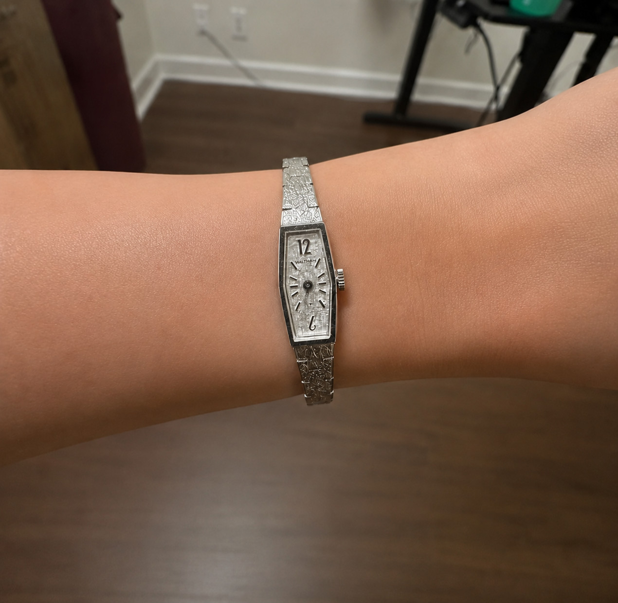 Vintage Waltham Ladies Manual Wind Wristwatch Silver Tone Textured Bracelet Runs