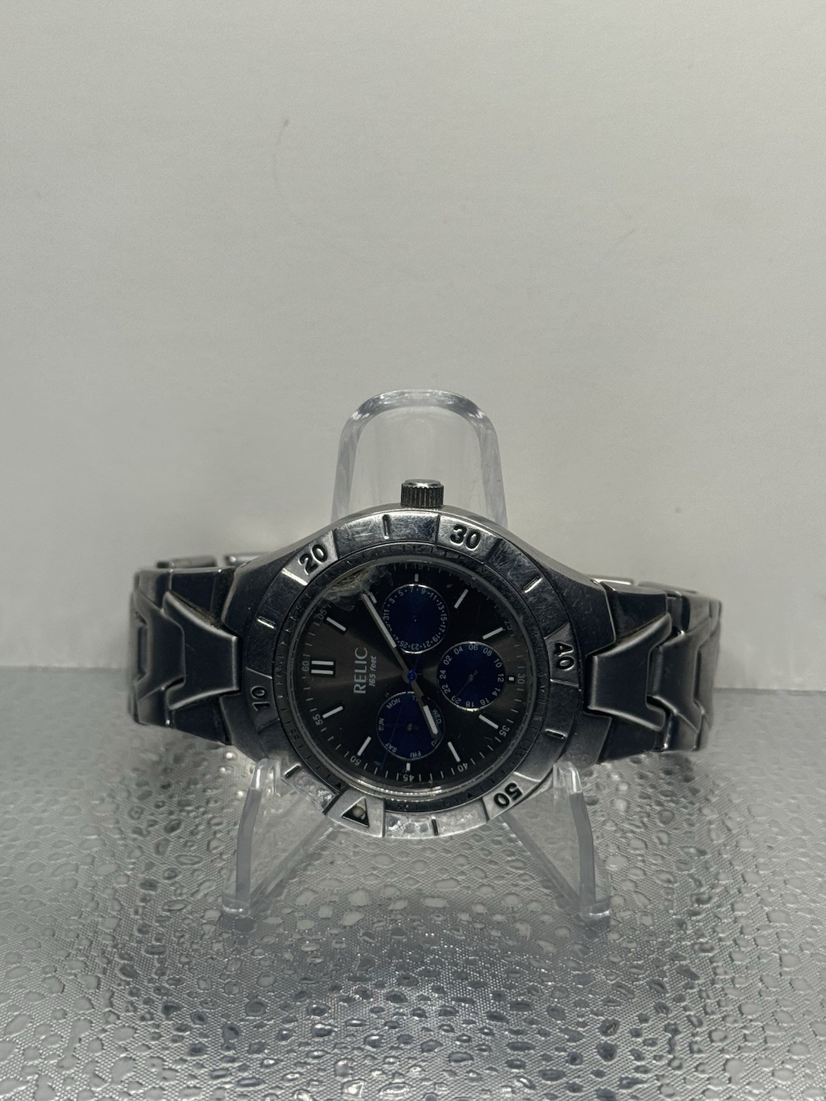 Broken Bracelet Relic calendar watch