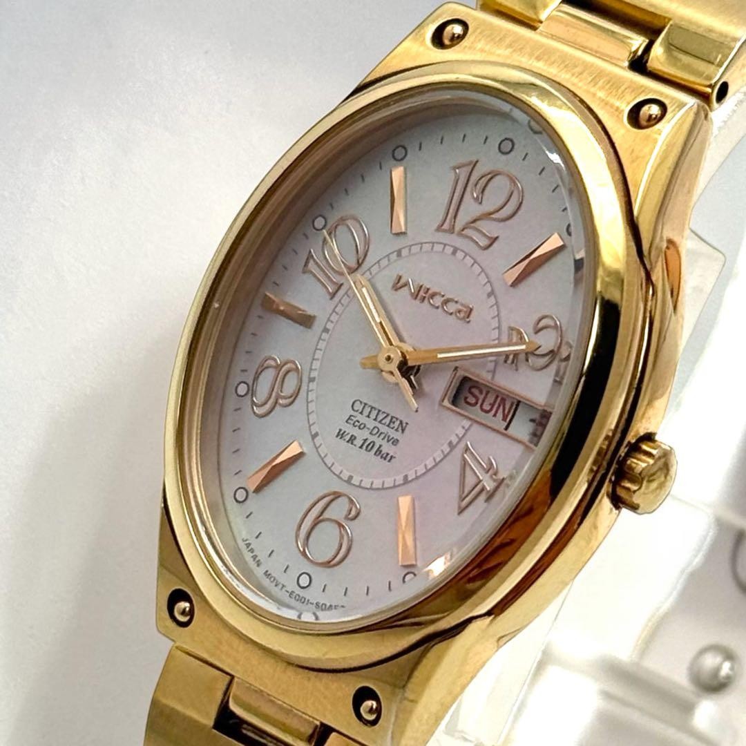CITIZEN Solar Watch, Excellent Condition, Oval Shell Case, Day-Date
