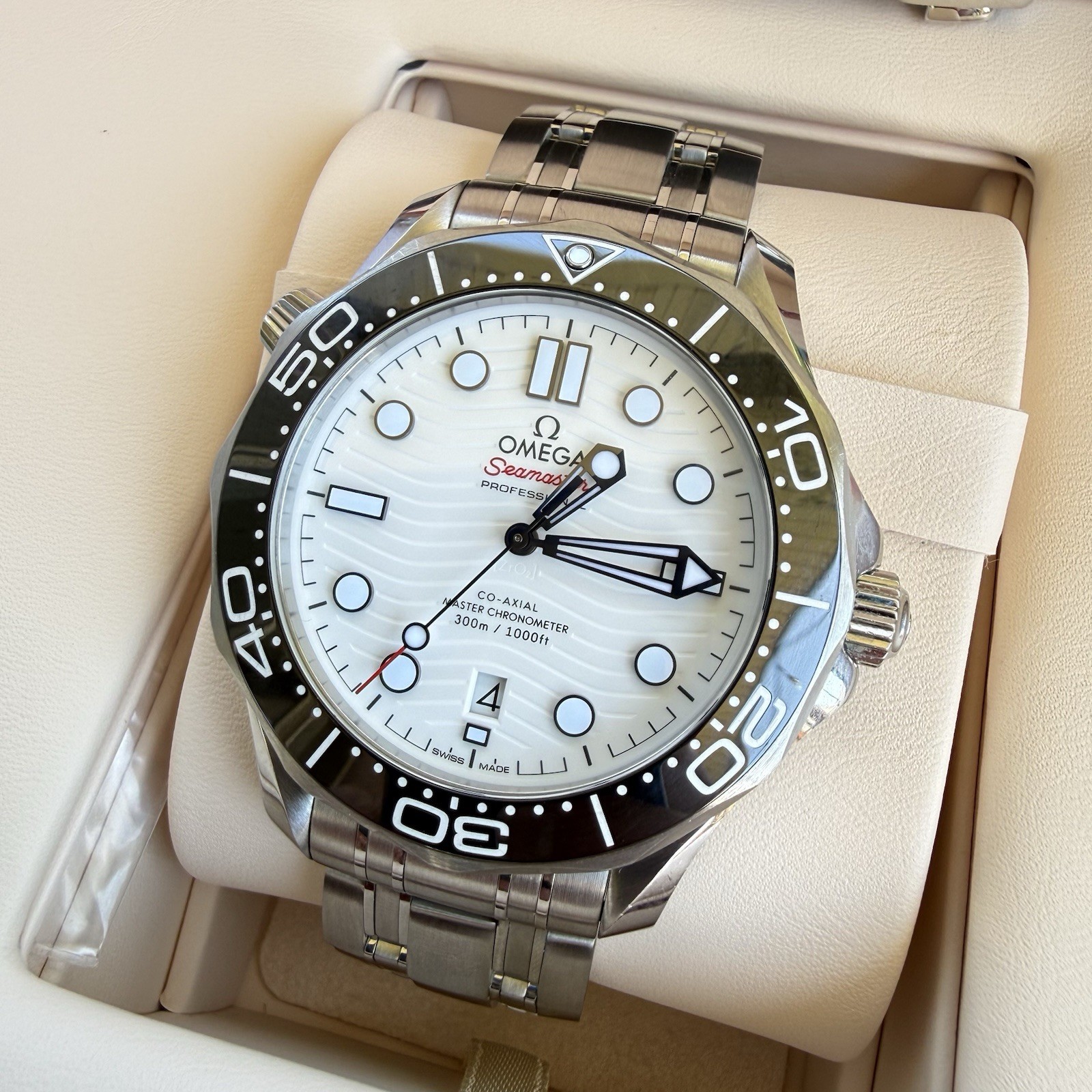 Perfect OMEGA Seamaster Diver 300M 42 Mm 210.30.42.20.04.001 Automatic 8800