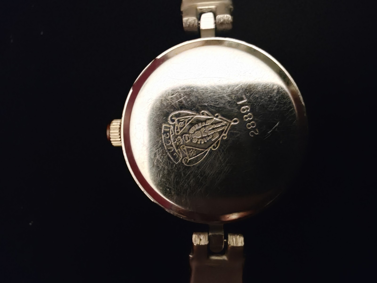 Gucci Women’s Quartz Analog Wristwatch Silver Tone Metal Bracelet 30m 3ATM Works