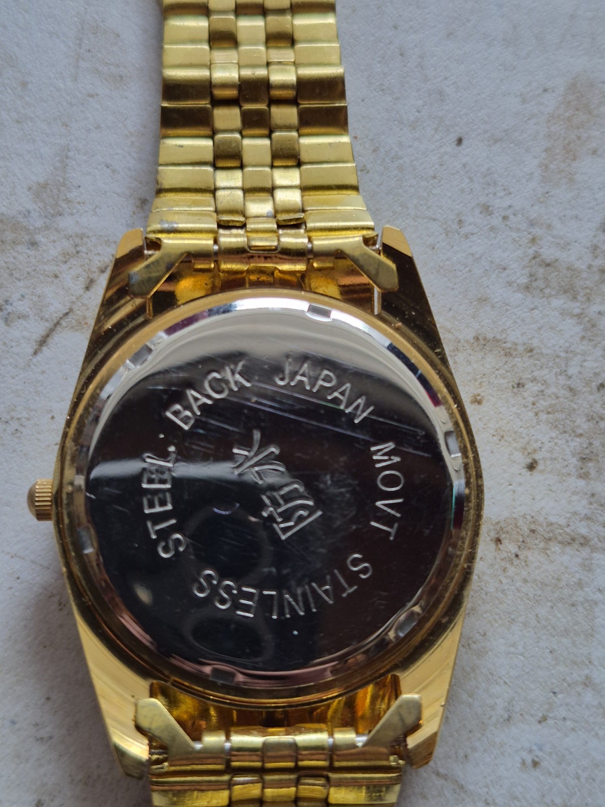 Quartz Analog Wristwatch Sacramento Kings Logo Dial Gold/Purple Gold Bracelet