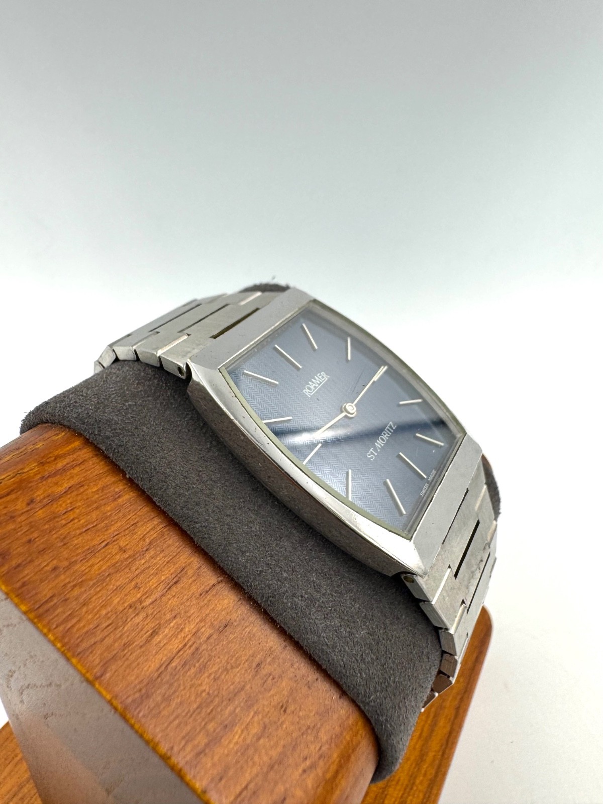 vintage roamer st moritz 30mm Men Quartz Watch New Battery working f3320