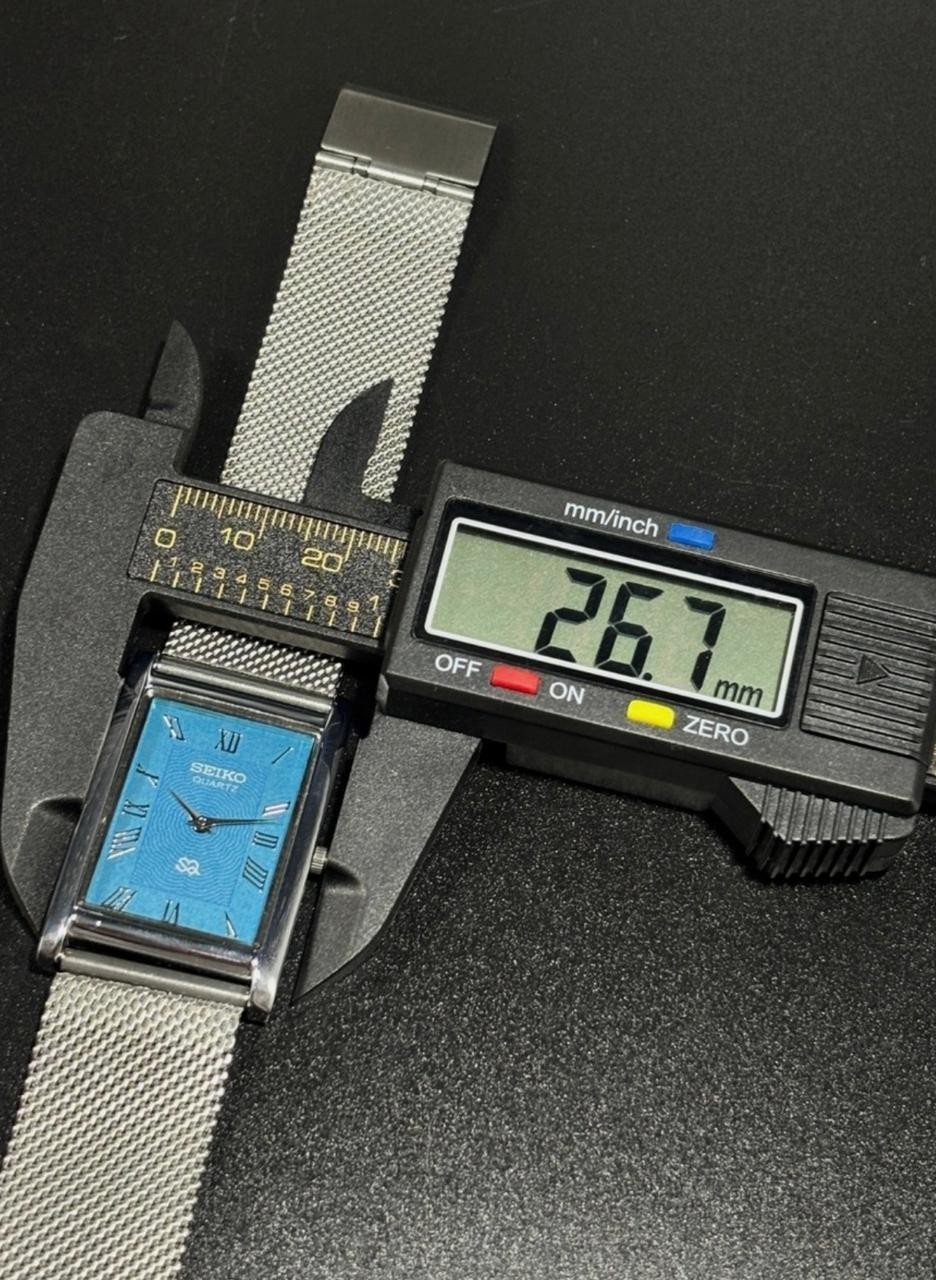 Vintage Seiko Slim Quartz Men’s Wristwatch With Free DDP Shipping
