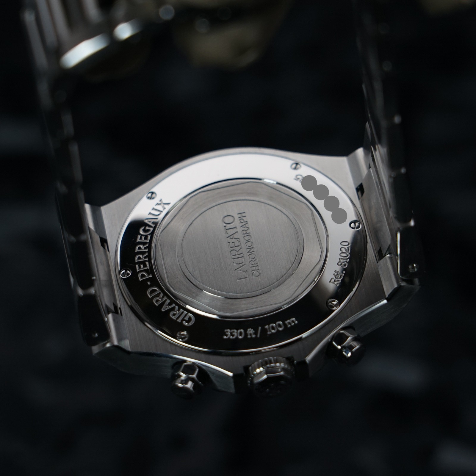 Girard-Perregaux Laureato Panda Chronograph 42mm – 81020-11-131-11A – Full Set