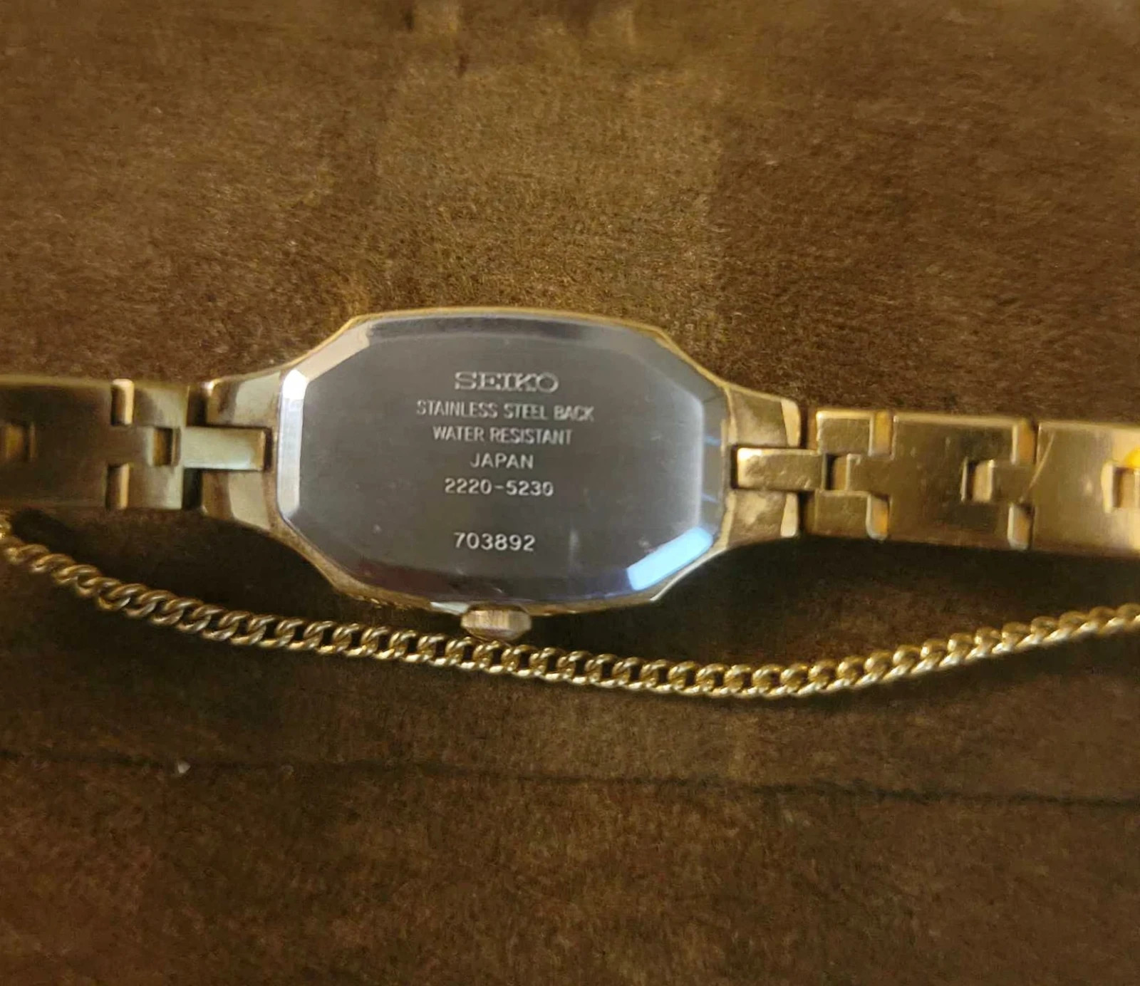 Vintage Seiko Ladies Gold Tone watch. 1987. As Is. May just need battery.